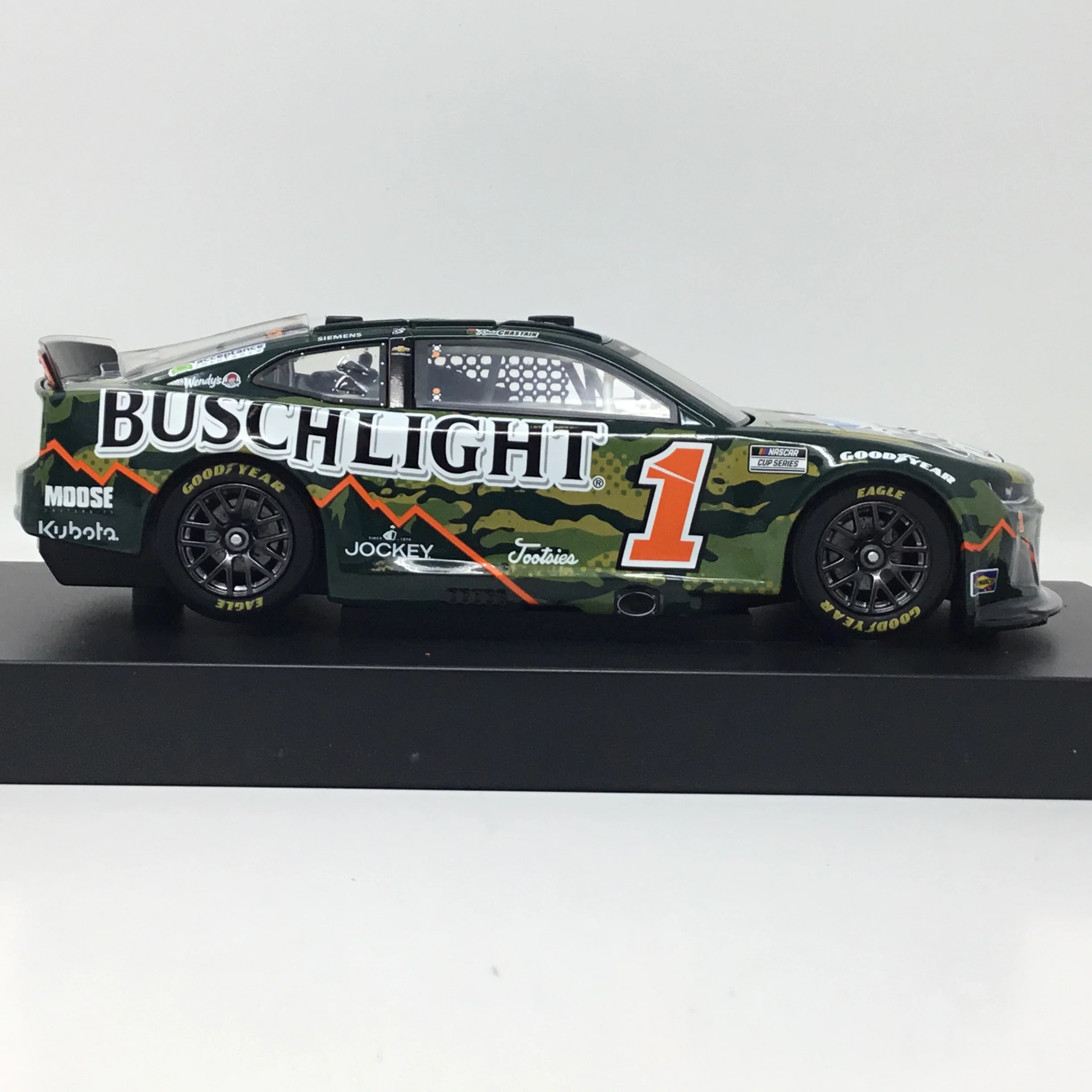 Ross Chastain 2025 Busch Light Camo 1:24 Diecast - Image 4