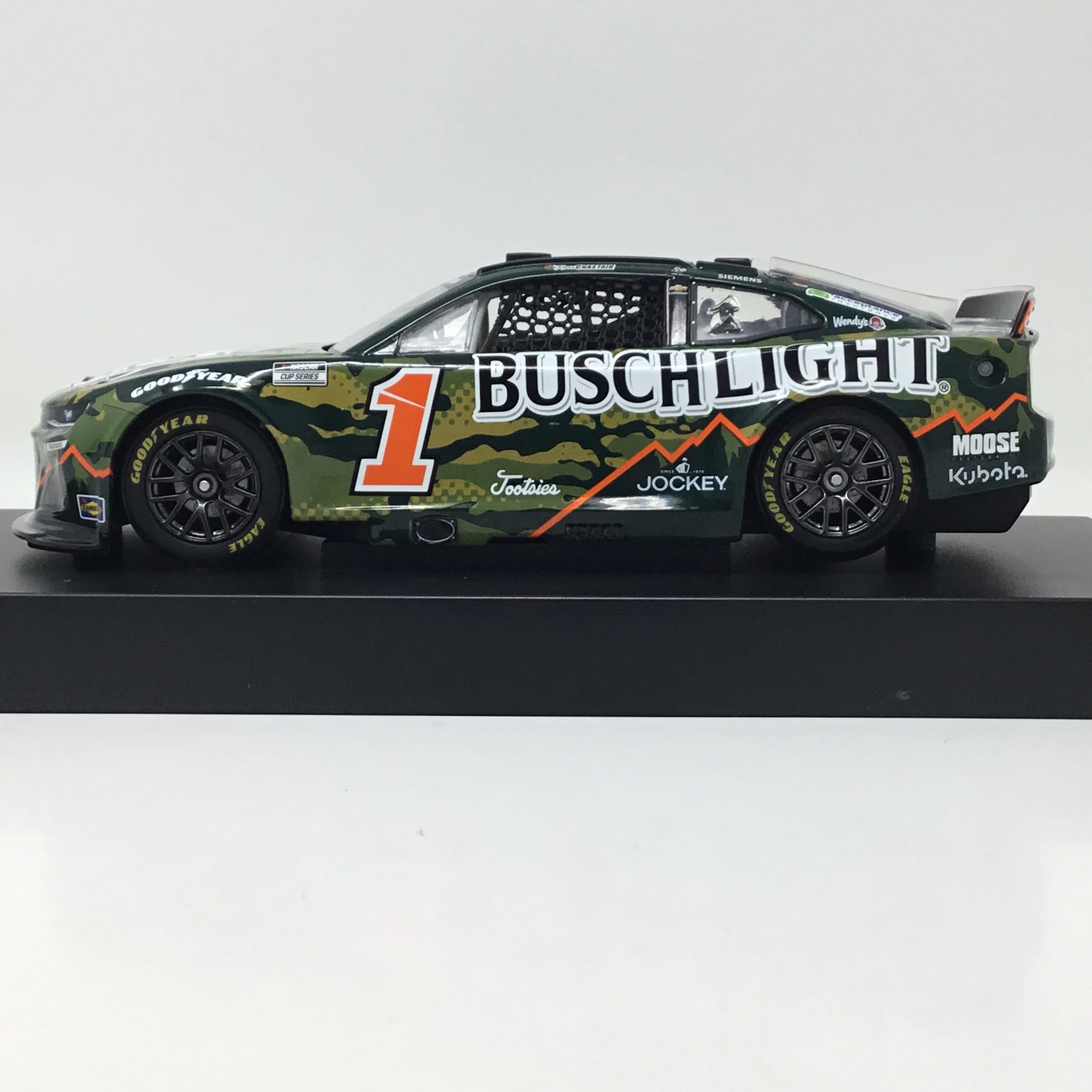 Ross Chastain 2025 Busch Light Camo Autographed 1:24 Diecast - Image 2