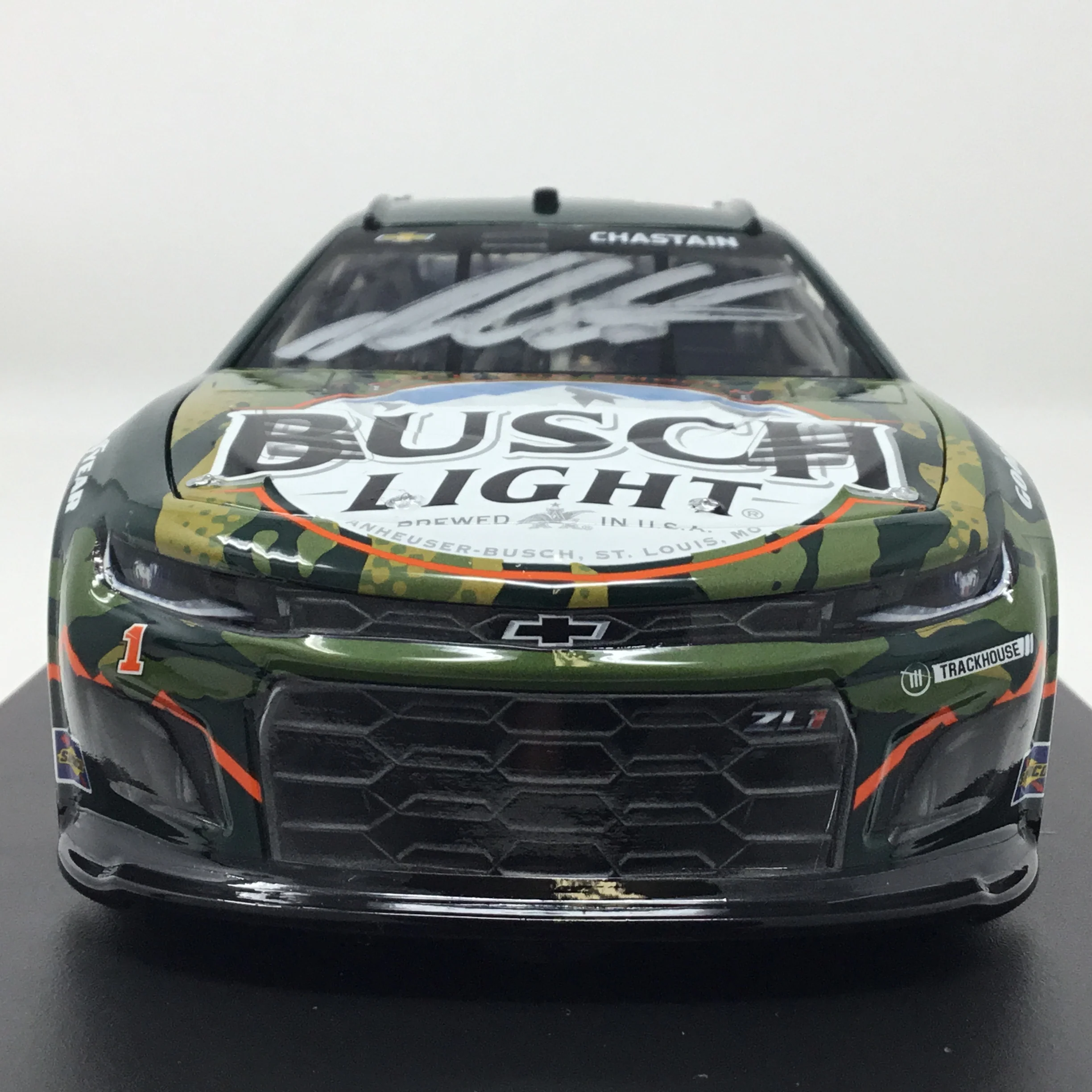 Ross Chastain 2025 Busch Light Camo Autographed 1:24 Diecast - Image 3