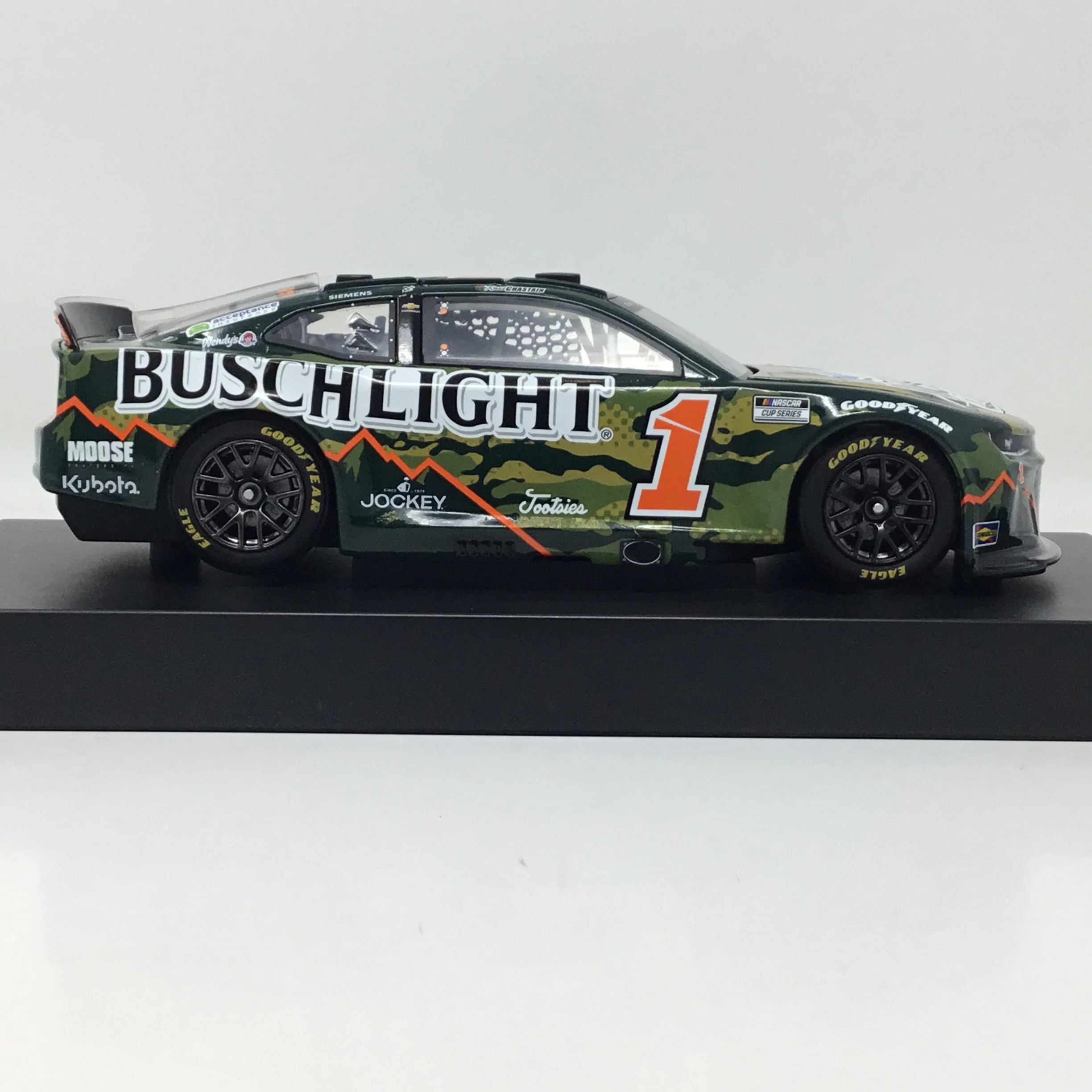 Ross Chastain 2025 Busch Light Camo Autographed 1:24 Diecast - Image 4