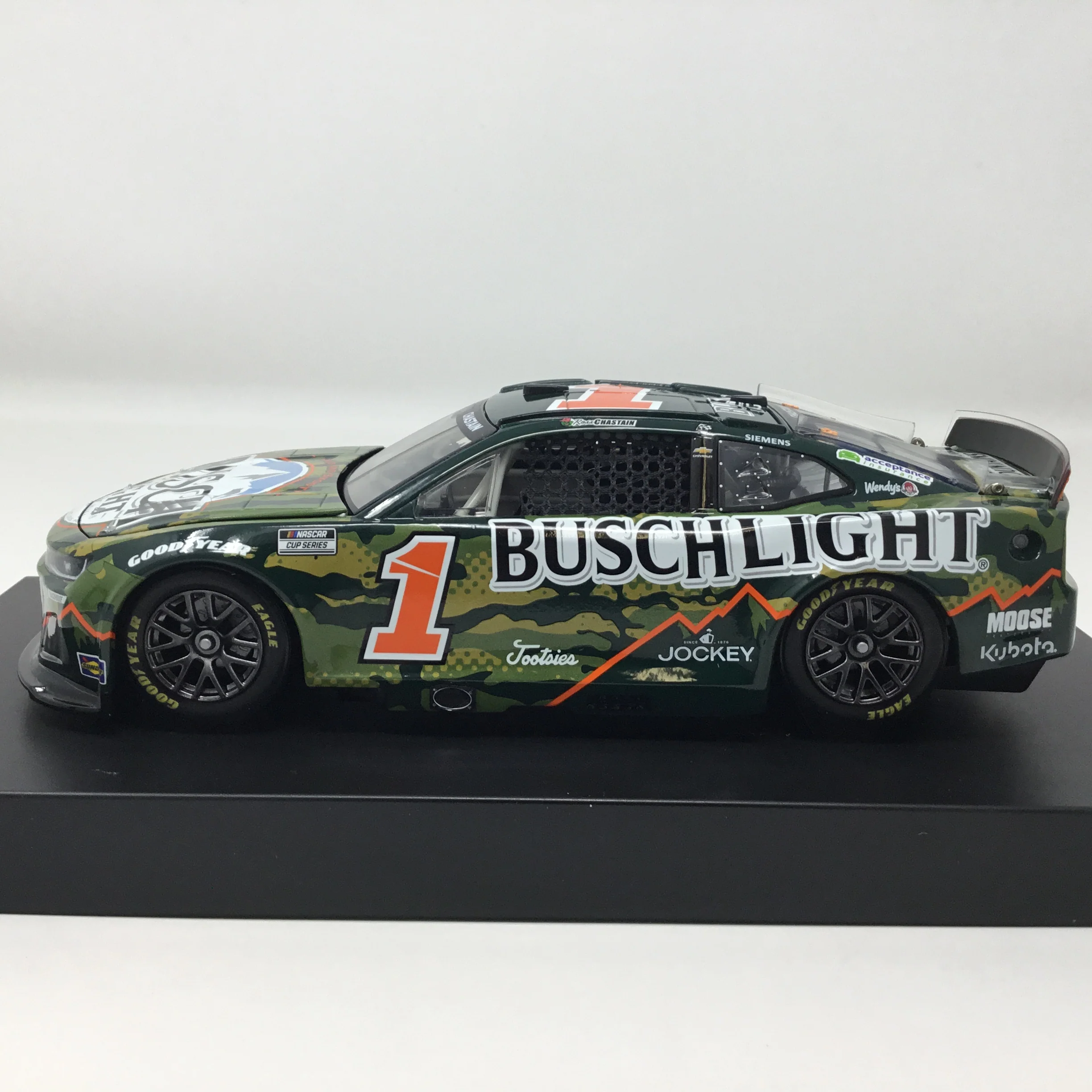 Ross Chastain 2025 Busch Light Camo Elite 1:24 Diecast - Image 2