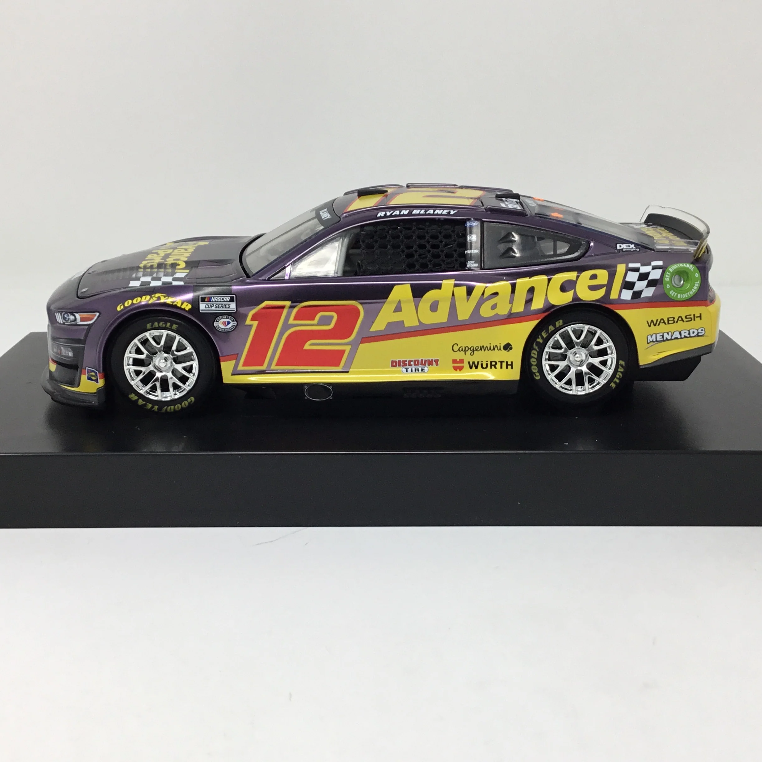 Ryan Blaney 2023 Advance Auto Parts 1:24 Color Chrome Diecast - Image 2