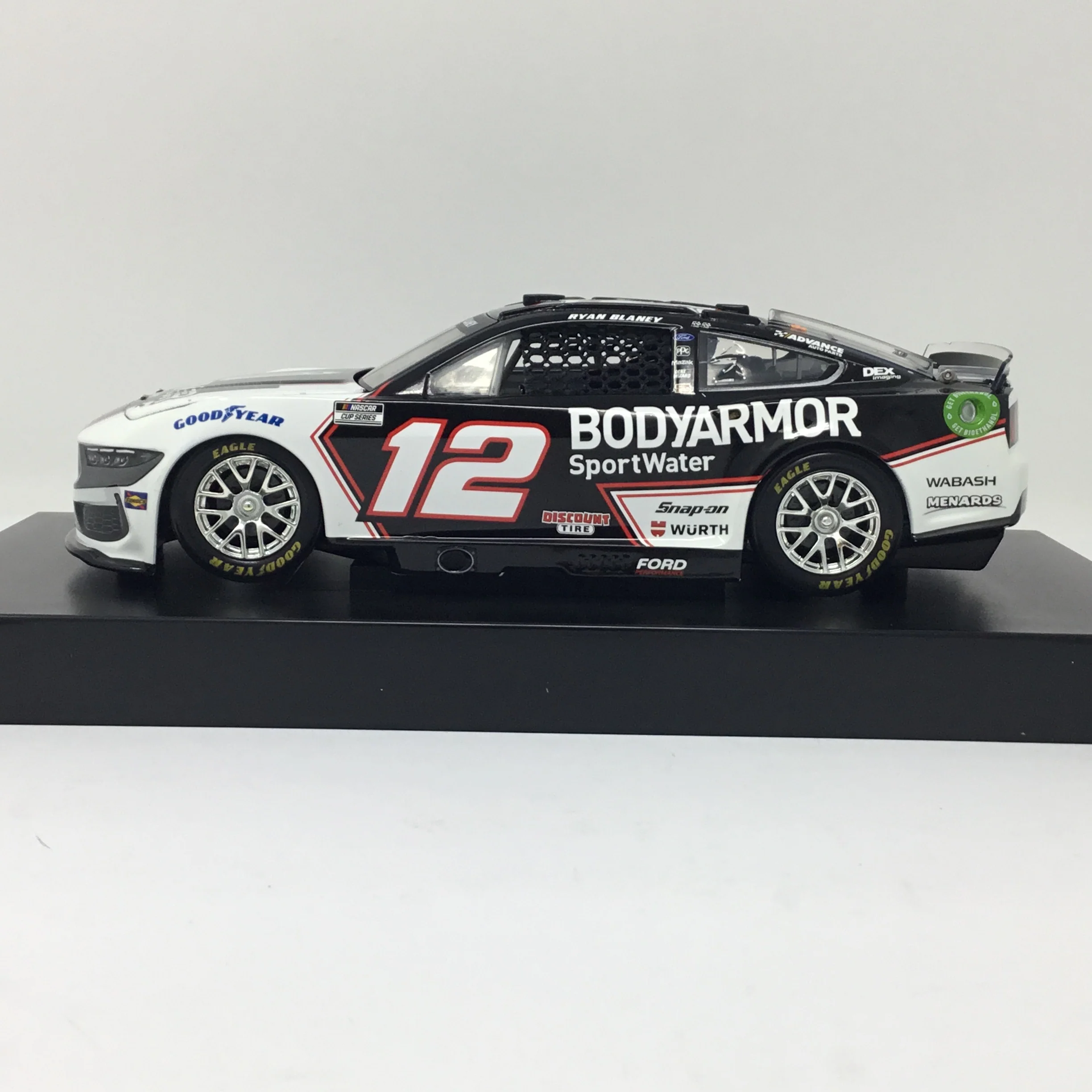 Ryan Blaney 2024 BodyArmor Sport Water 1:24 Elite Diecast - Image 2