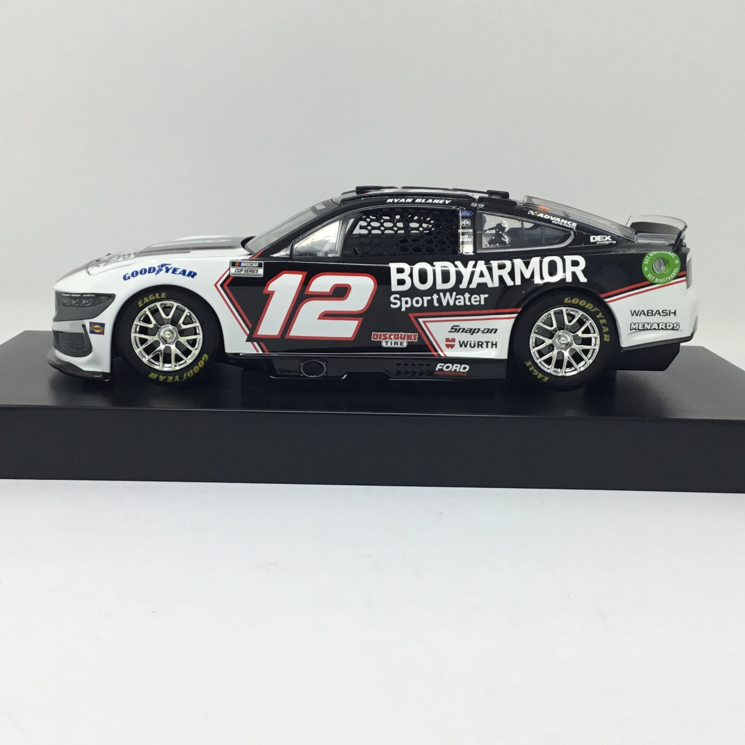 Ryan Blaney 2024 BodyArmor Sport Water 1:24 Diecast - Image 2
