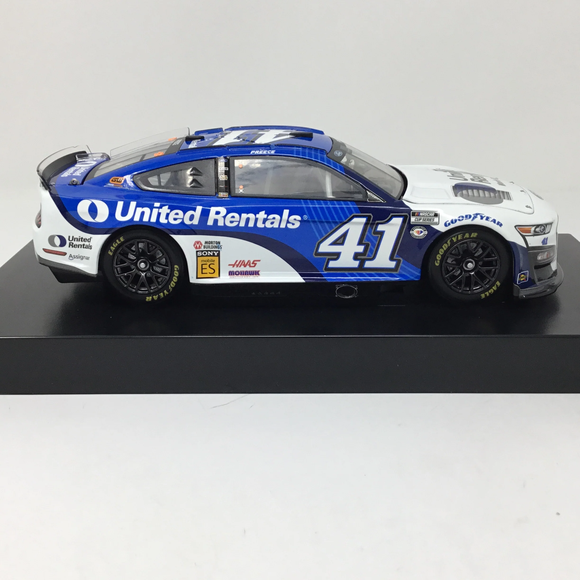 Ryan Preece 2023 United Rentals 1:24 Elite Diecast - Image 4