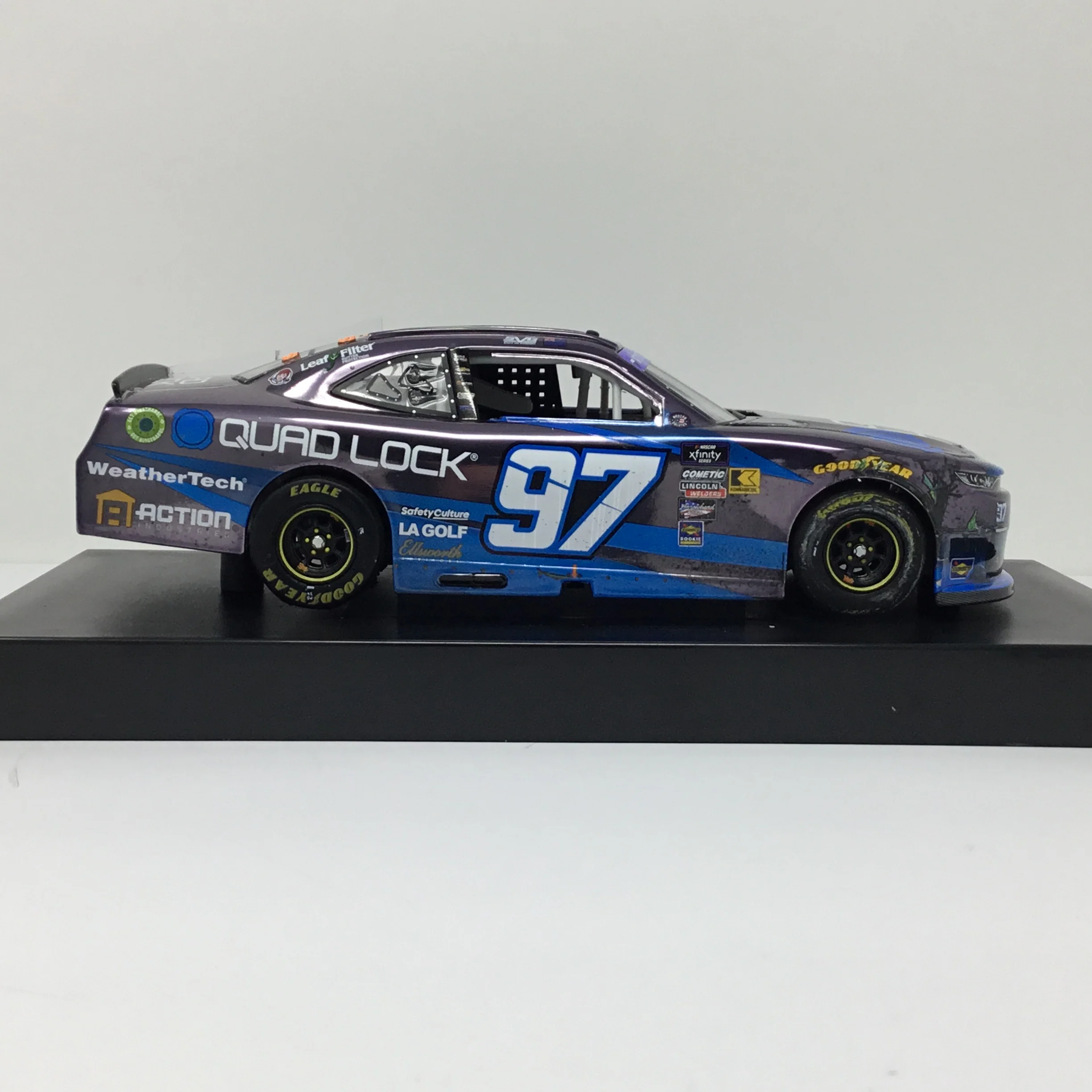 Shane van Gisbergen 2024 Quad Lock Portland Race Win 1:24 Color Chrome Diecast - Image 4