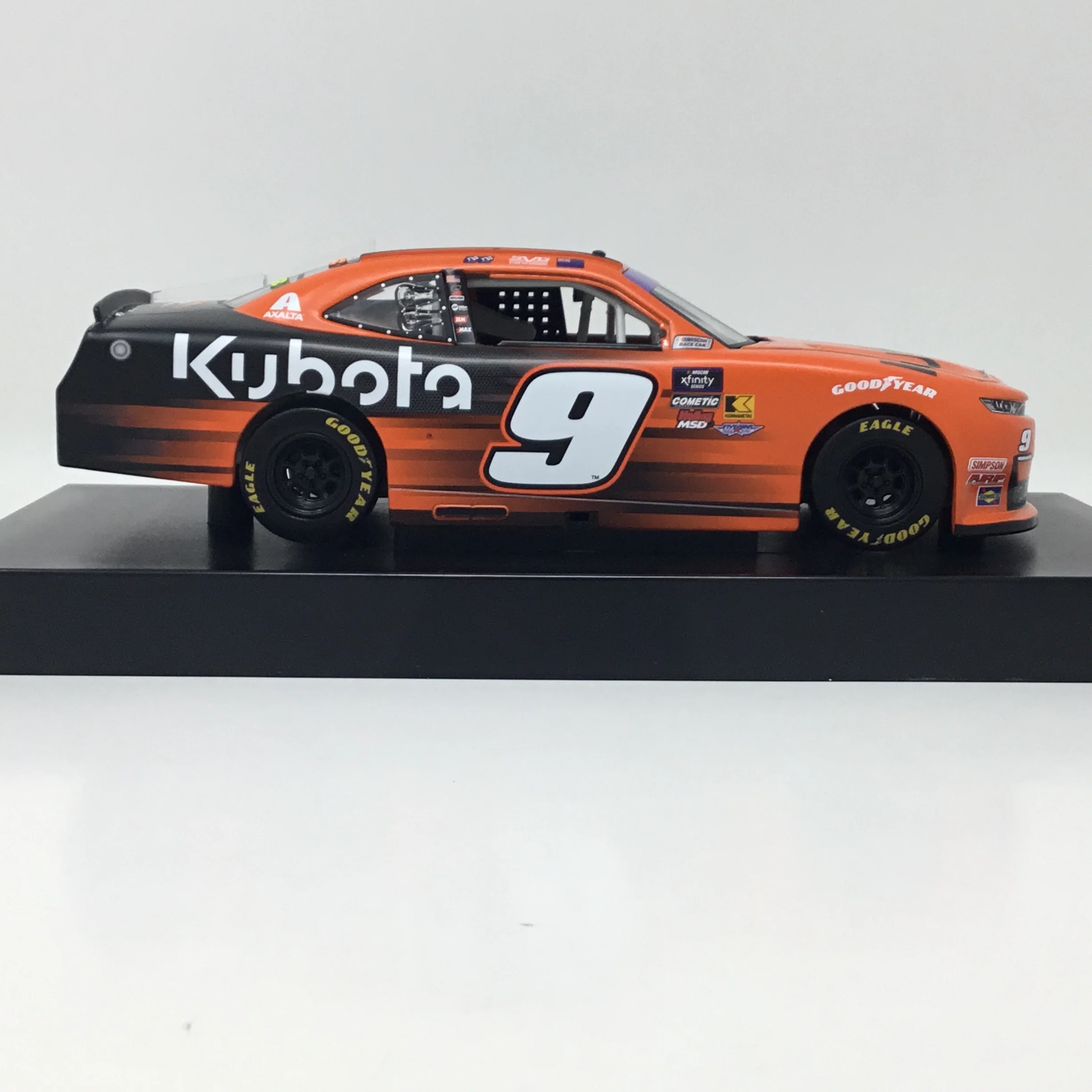 Shane Van Gisbergen 2025 Kubota 1:24 Diecast - Image 4