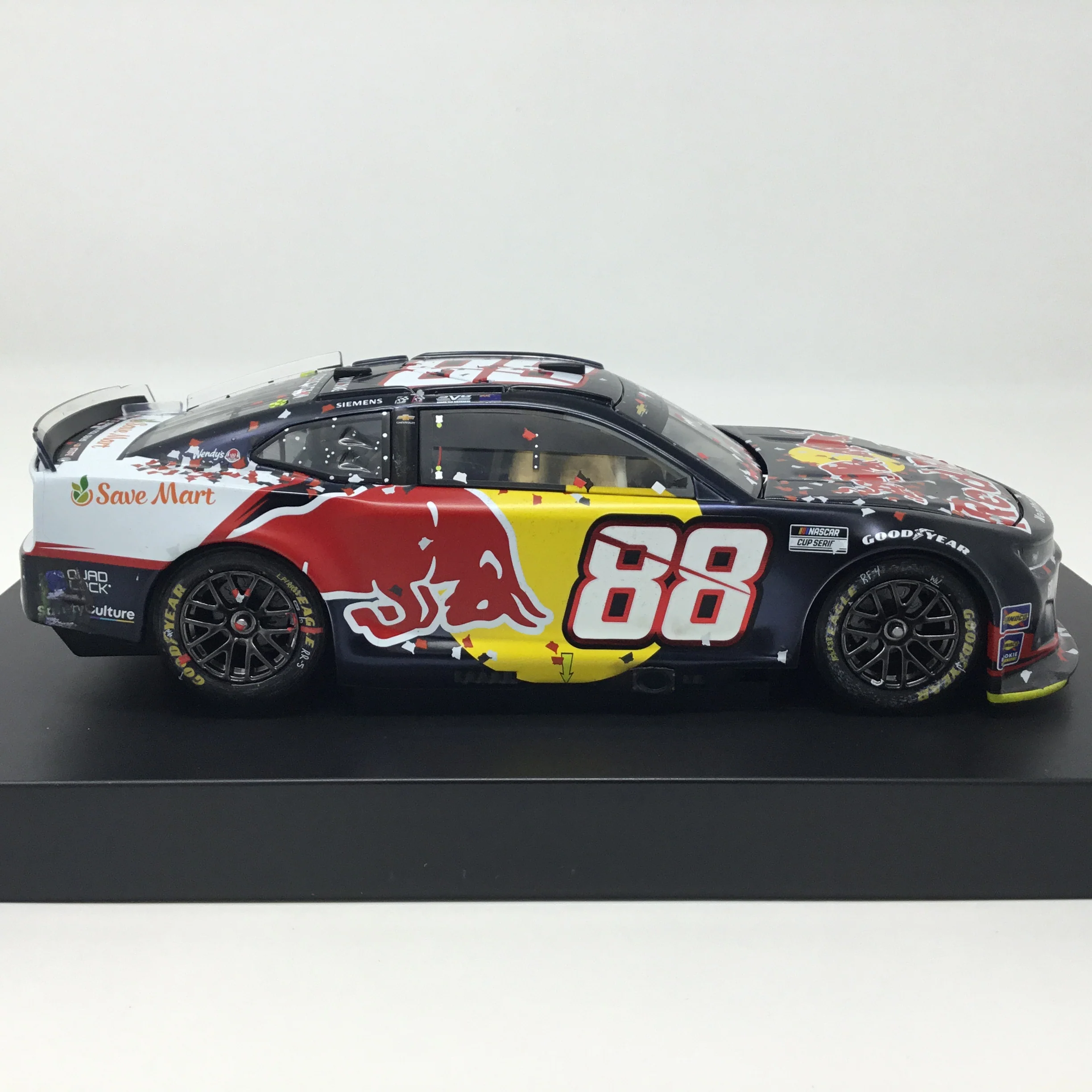Shane Van Gisbergen 2025 Red Bull Sonoma Race Win Color Chrome 1:24 Diecast - Image 4