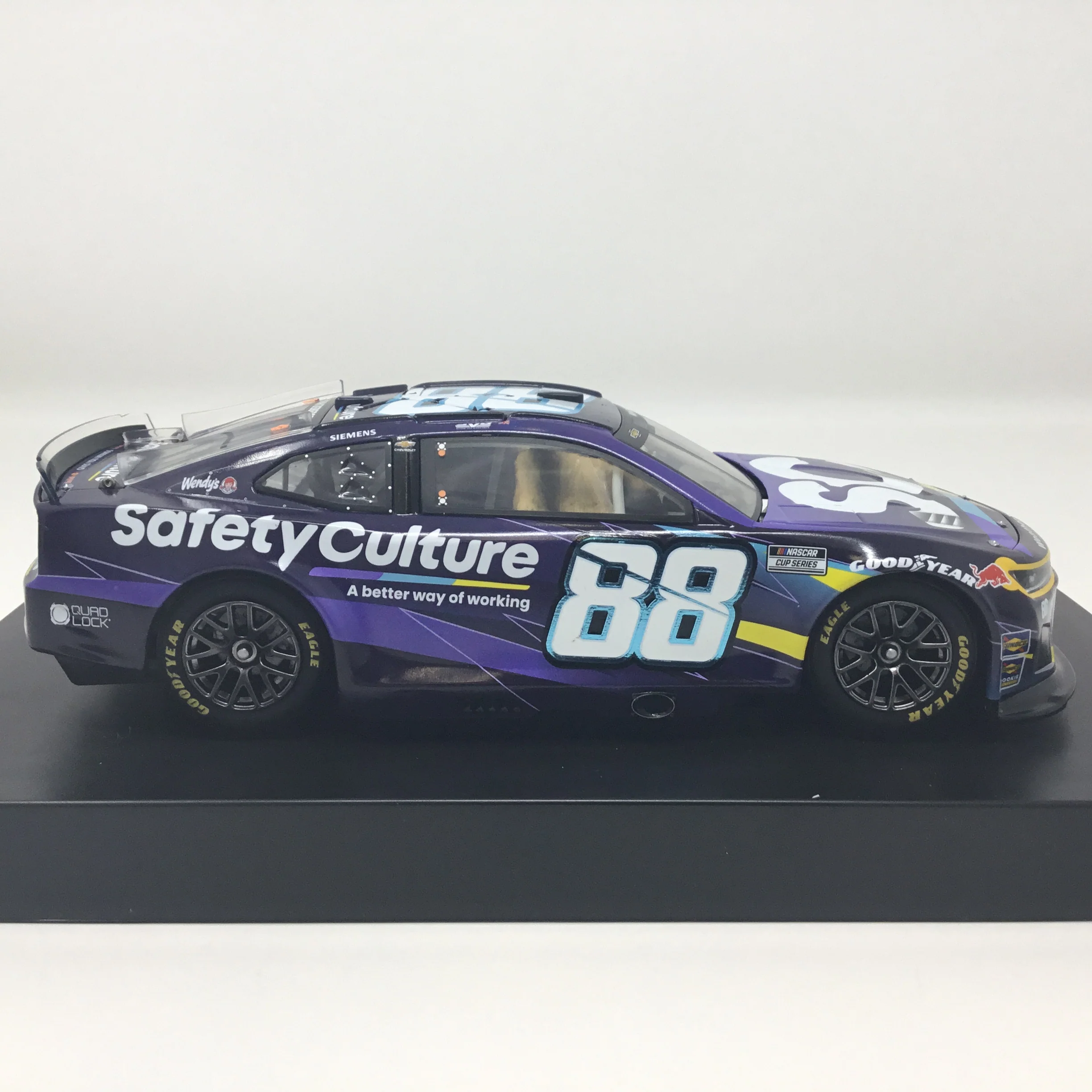 Shane Van Gisbergen 2025 Safety Culture Elite 1:24 Diecast - Image 4