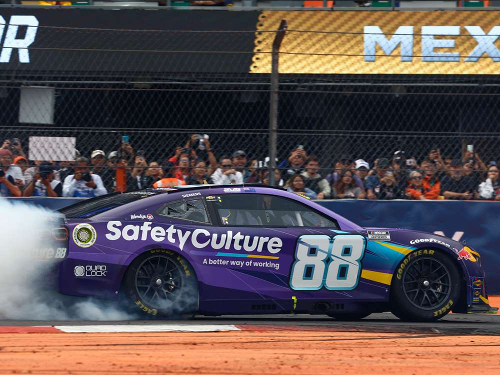 Shane Van Gisbergen 2025 Safety Culture Mexico City Race Win 1:64 Diecast - Image 4