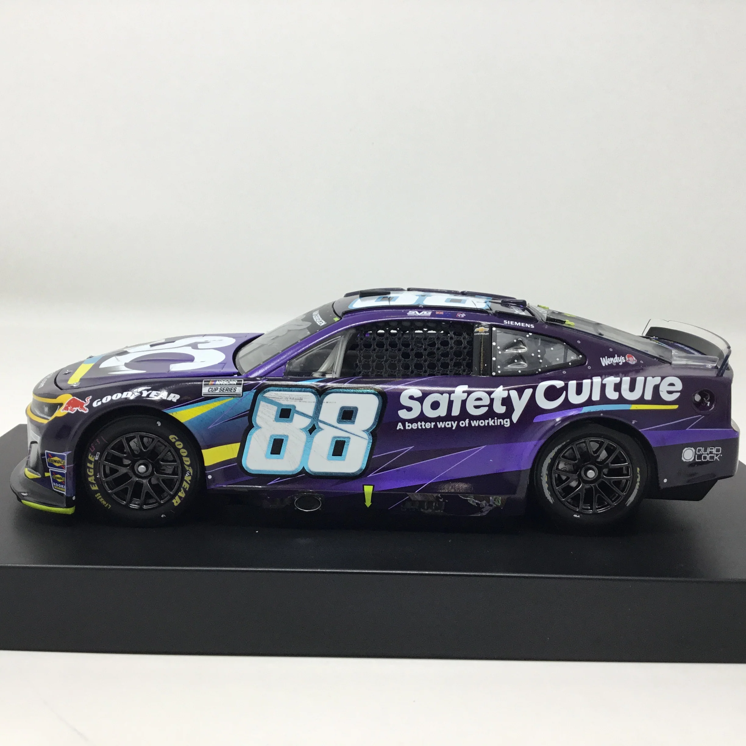 Shane Van Gisbergen 2025 Safety Culture Mexico City Race Win Autographed 1:24 Diecast - Image 2
