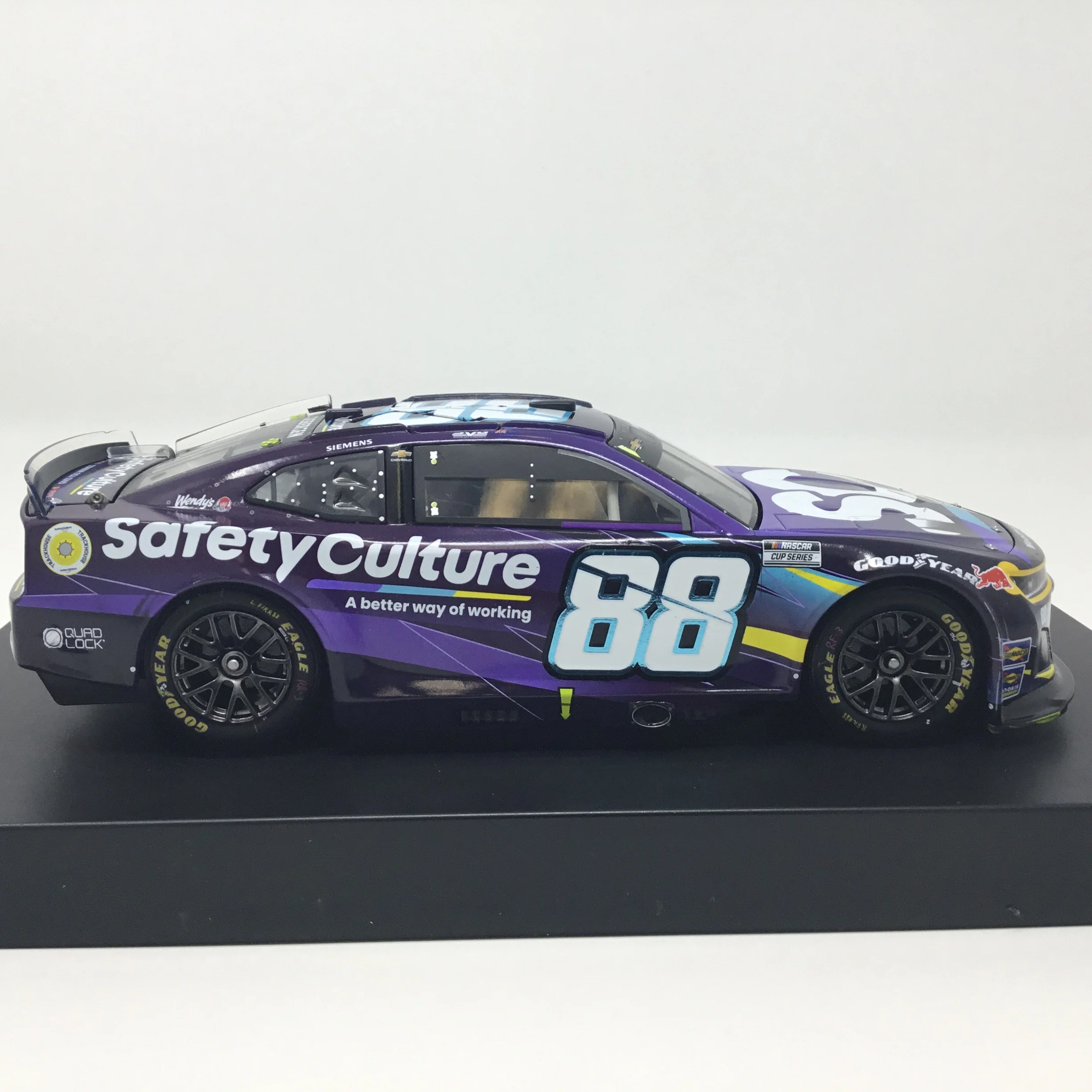 Shane Van Gisbergen 2025 Safety Culture Mexico City Race Win Elite 1:24 Diecast - Image 4