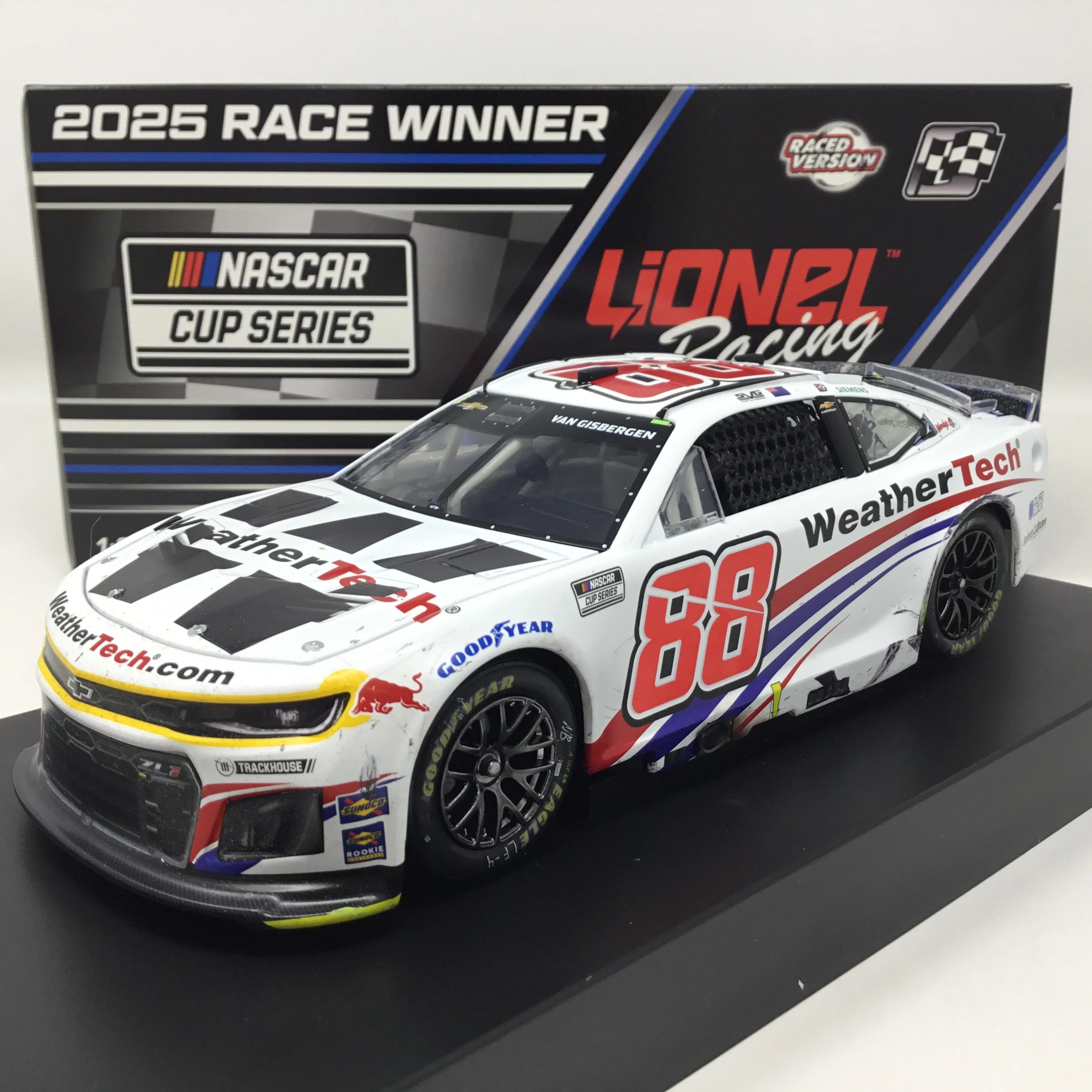 Shane Van Gisbergen 2025 Weathertech Chicago Race Win Foil Number 1:24 Diecast - Image 2