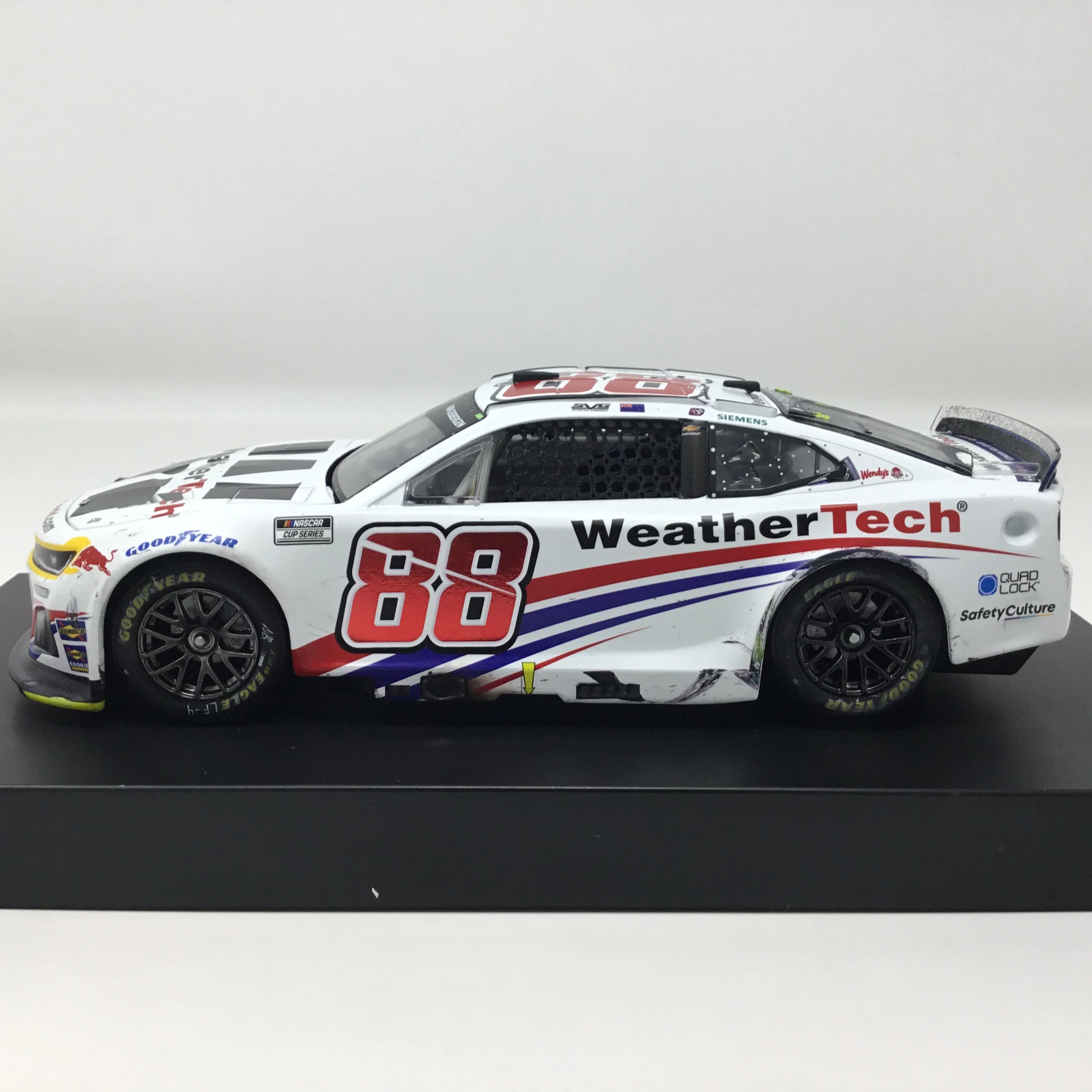 Shane Van Gisbergen 2025 Weathertech Chicago Race Win Foil Number 1:24 Diecast - Image 3