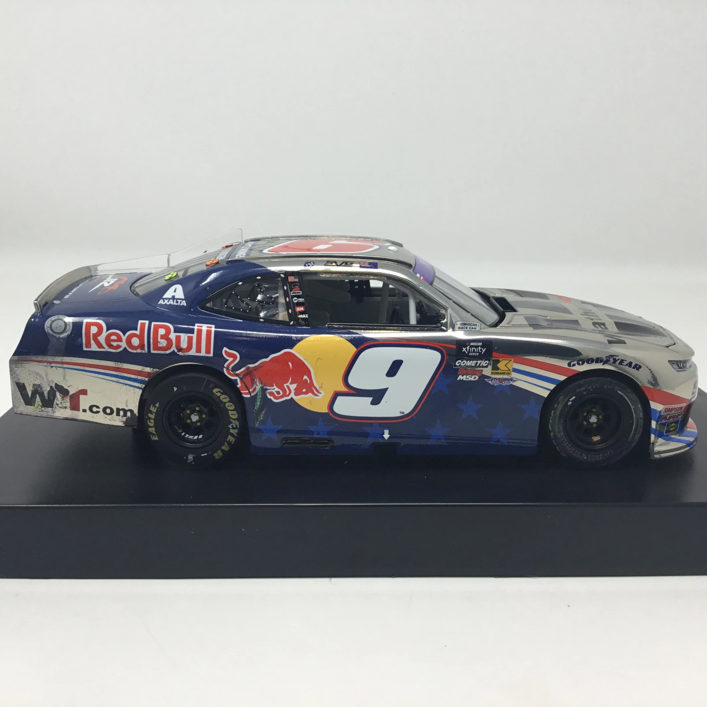 Shane Van Gisbergen 2025 Weathertech / Red Bull Chicago Race Win Color Chrome 1:24 Diecast - Image 4
