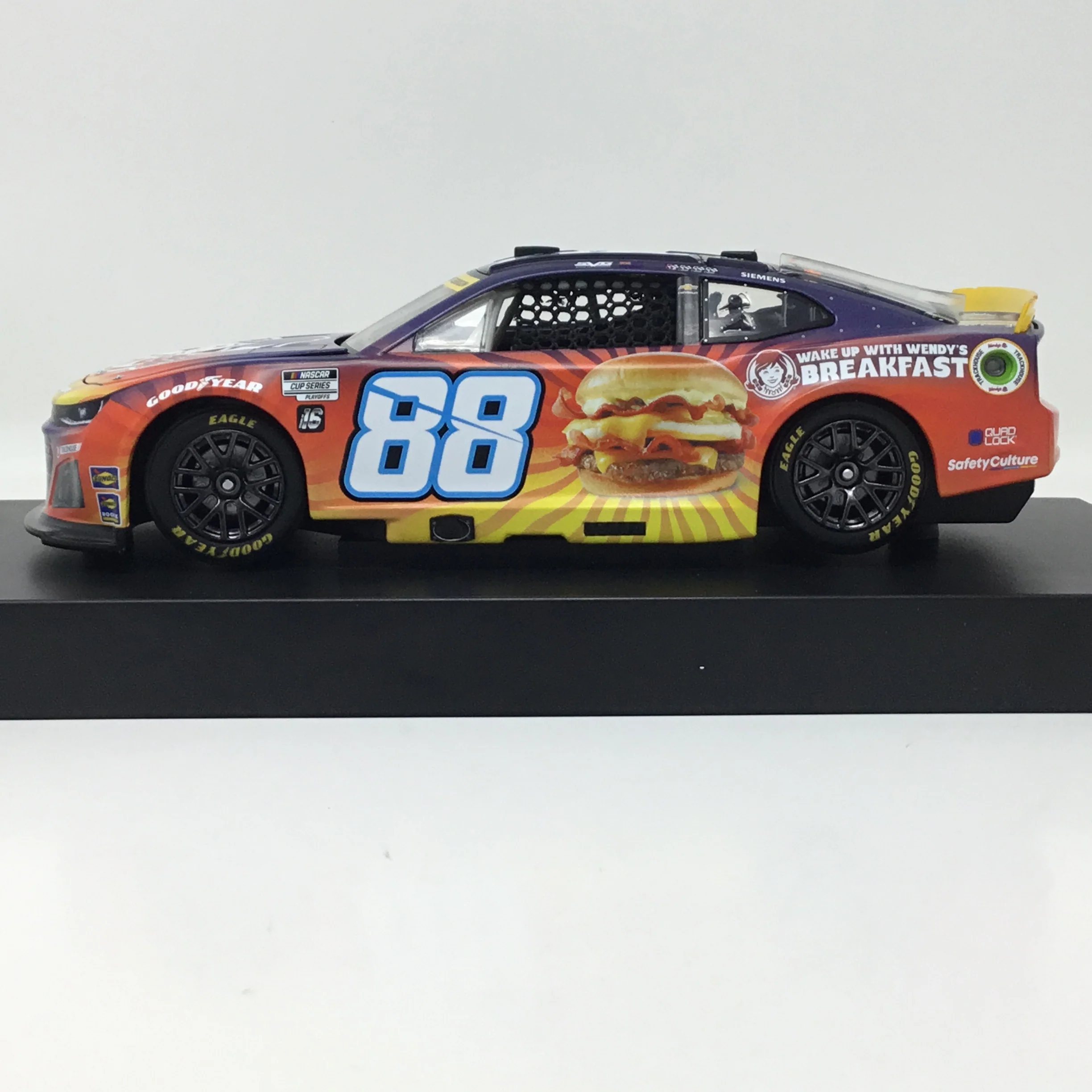Shane Van Gisbergen 2025 Wendy's Breakfast Baconator 1:24 Diecast - Image 2