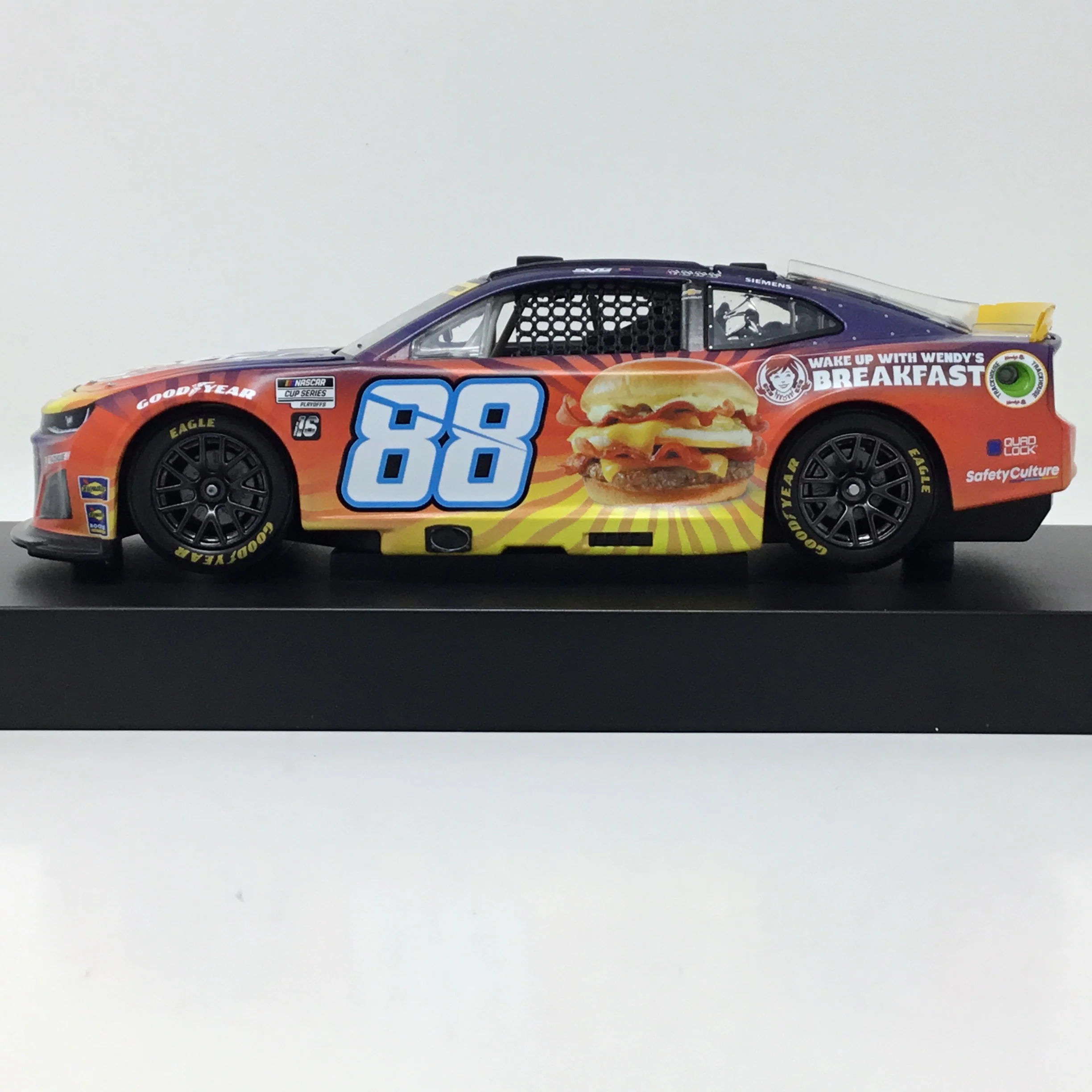 Shane Van Gisbergen 2025 Wendy's Breakfast Baconator Autographed 1:24 Diecast - Image 2