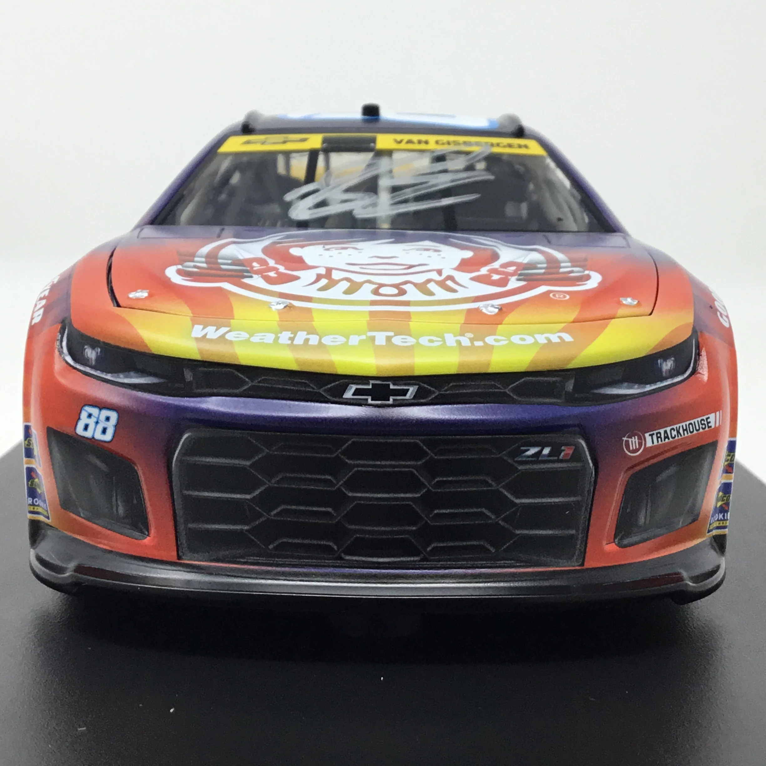 Shane Van Gisbergen 2025 Wendy's Breakfast Baconator Autographed 1:24 Diecast - Image 3