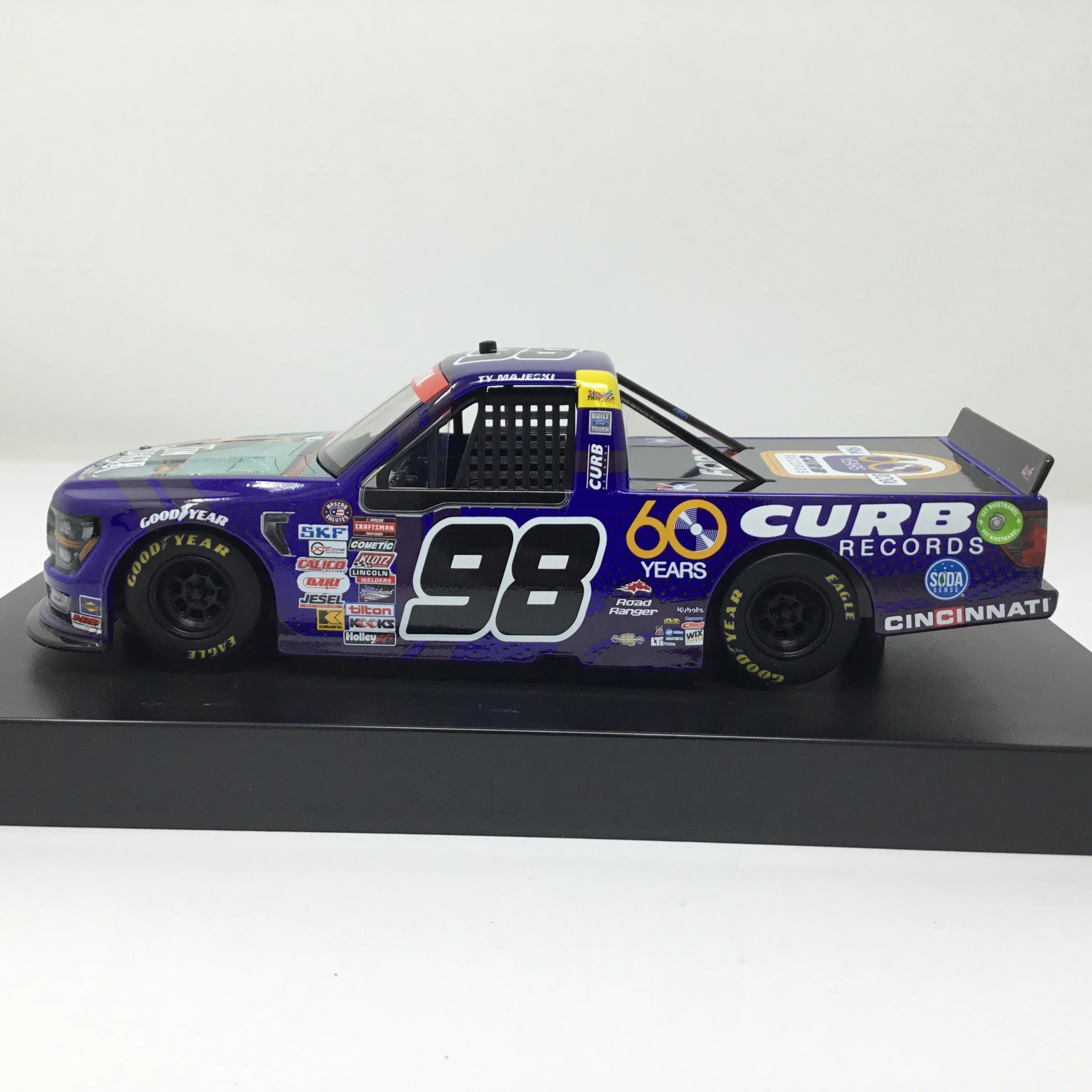 Ty Majeski 2024 Curb Records / Tim Dugger 1:24 Diecast - Image 2