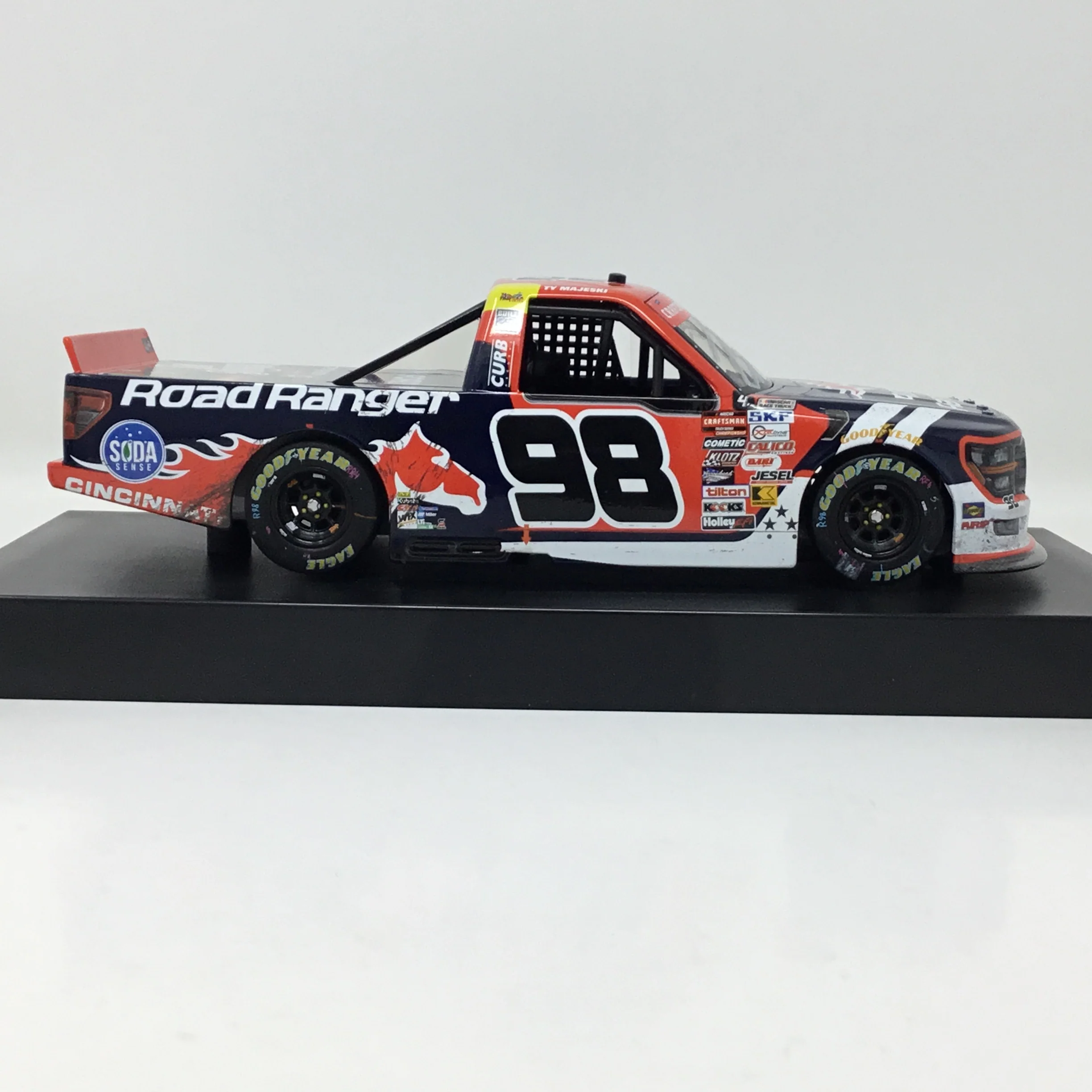 Ty Majeski 2024 Road Ranger Phoenix Race Win 1:24 Autographed Diecast - Image 4
