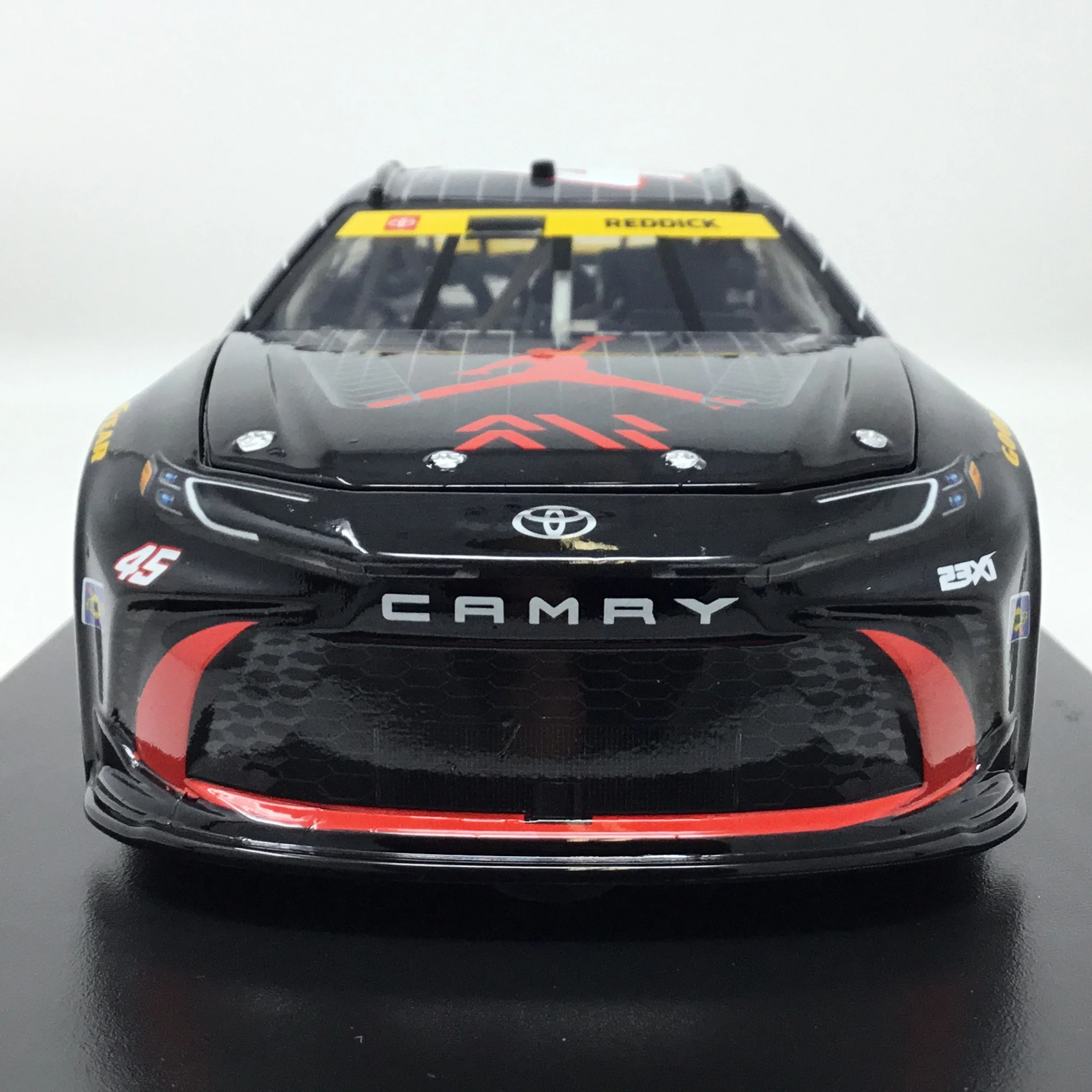 Tyler Reddick 2025 Jordan Brand AJ40 1:24 Elite Diecast - Image 3