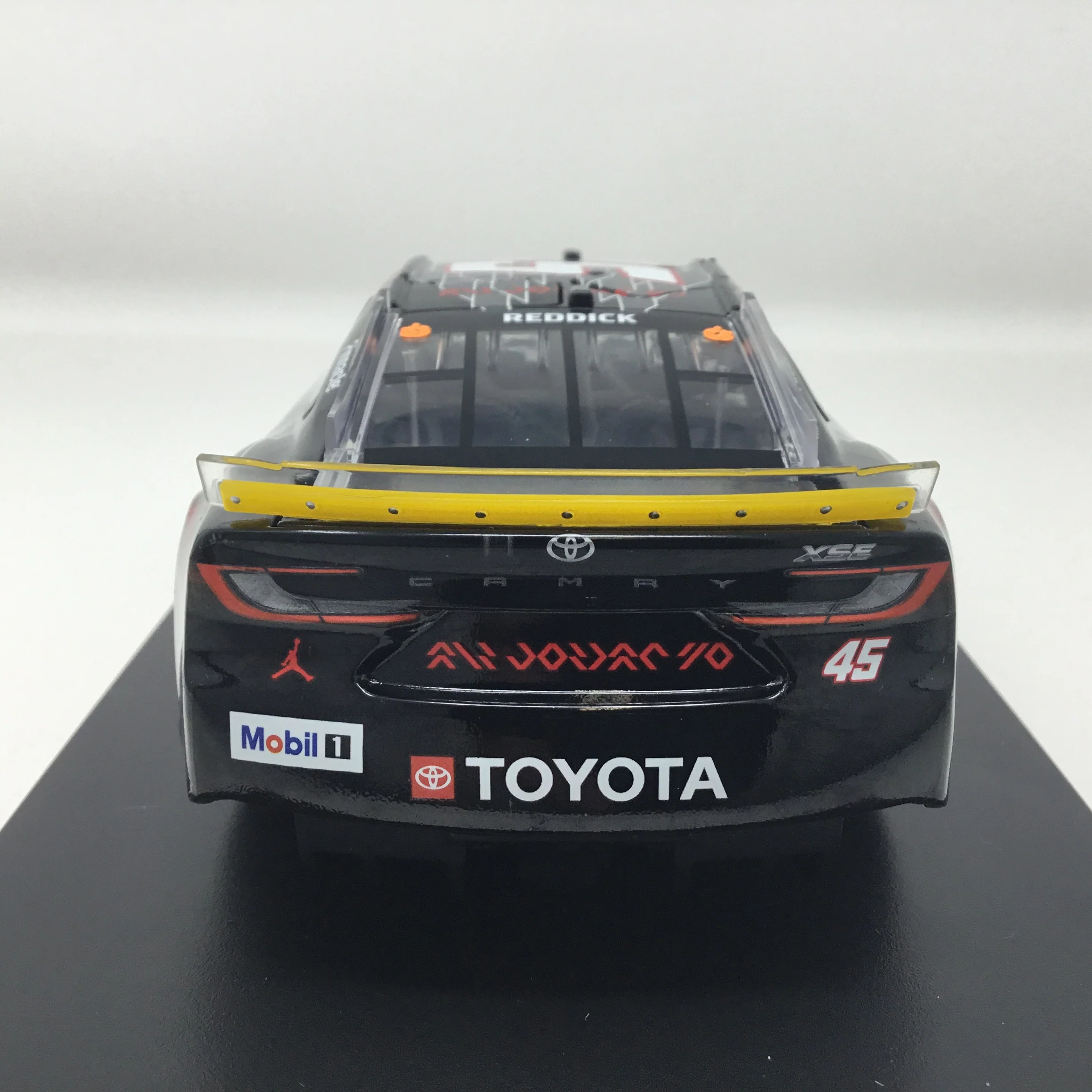 Tyler Reddick 2025 Jordan Brand AJ40 1:24 Diecast - Image 5