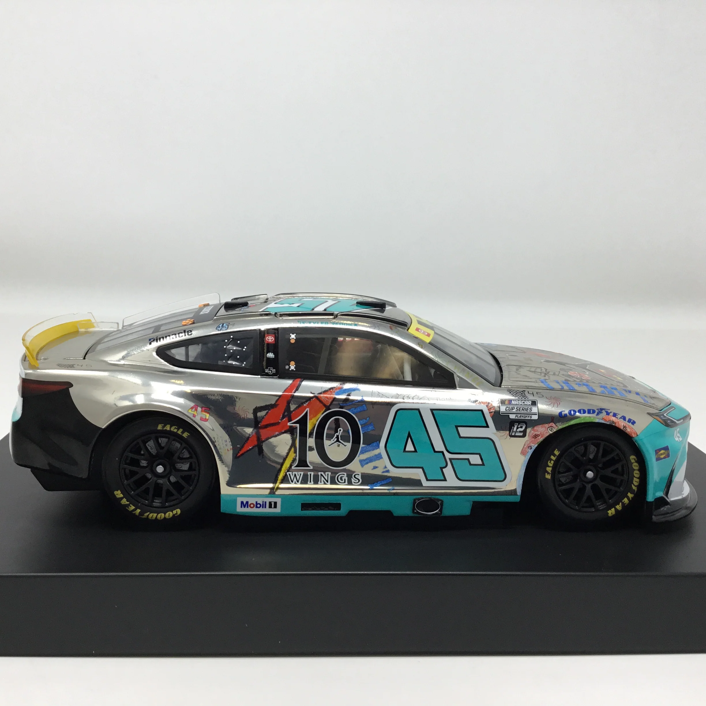 Tyler Reddick 2025 Jordan Brand Charlotte 1:24 Color Chrome Diecast - Image 4