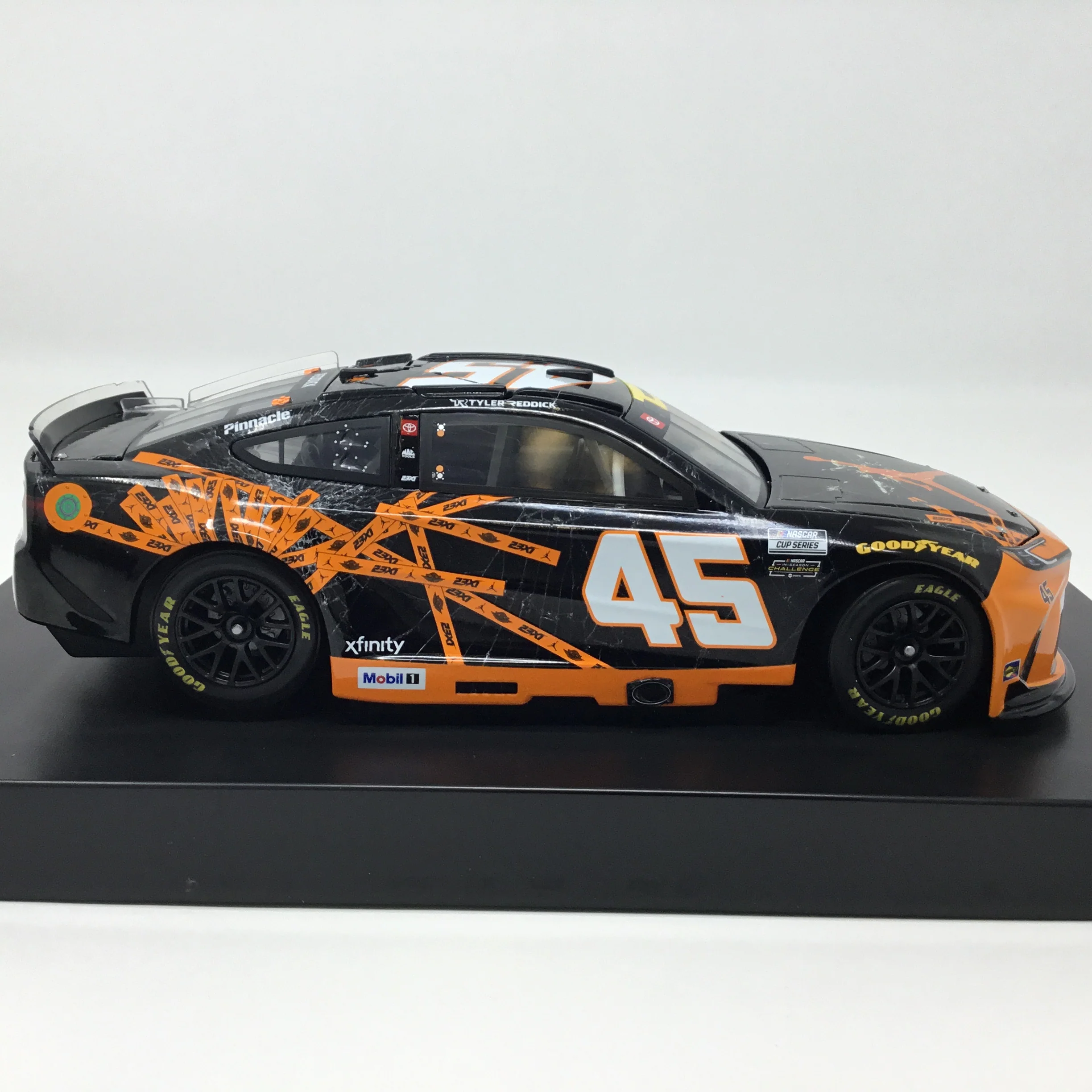 Tyler Reddick 2025 Jordan Brand Chicago 1:24 Diecast - Image 4