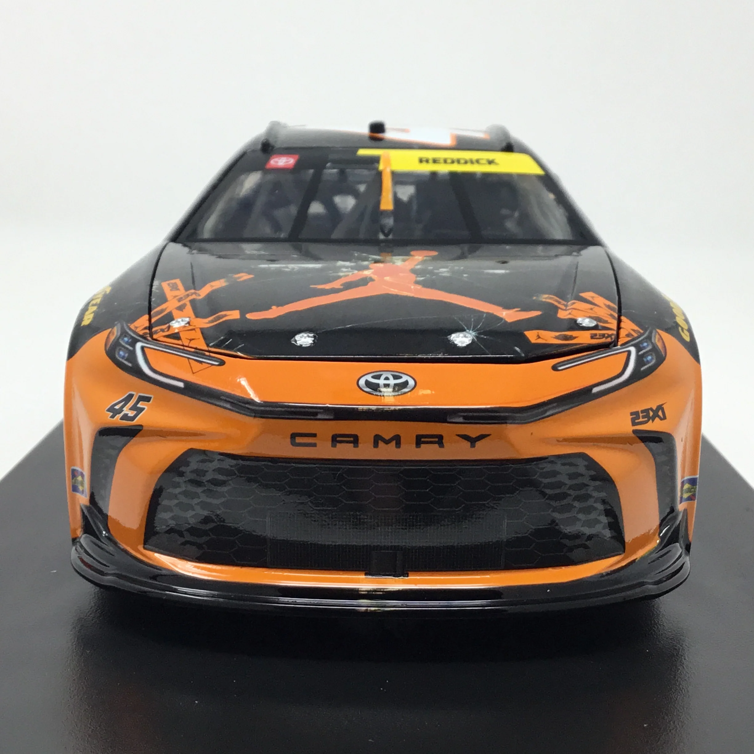 Tyler Reddick 2025 Jordan Brand Chicago Elite 1:24 Diecast - Image 3