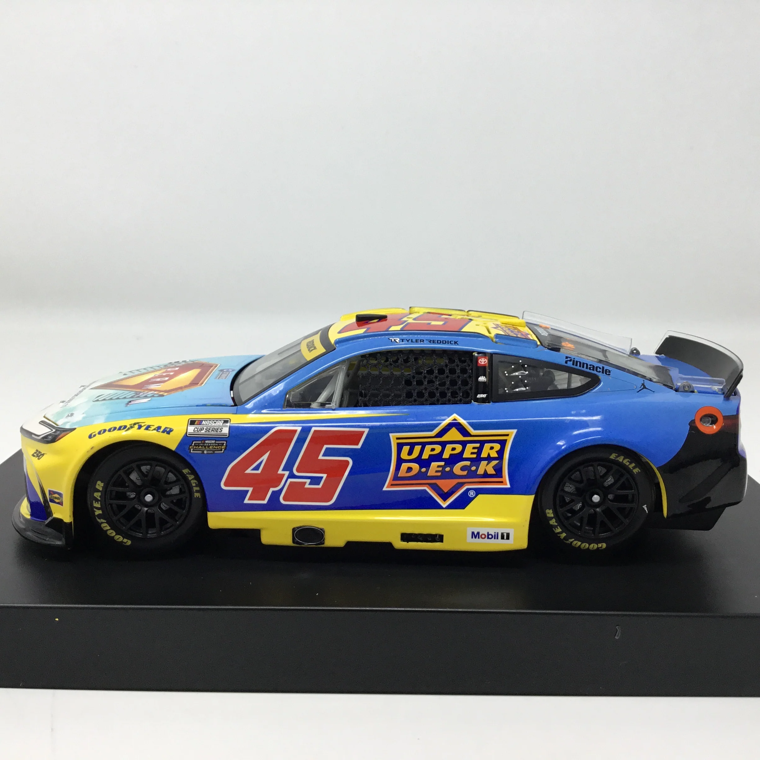 Tyler Reddick 2026 Upper Deck / Superman Elite 1:24 Diecast - Image 2