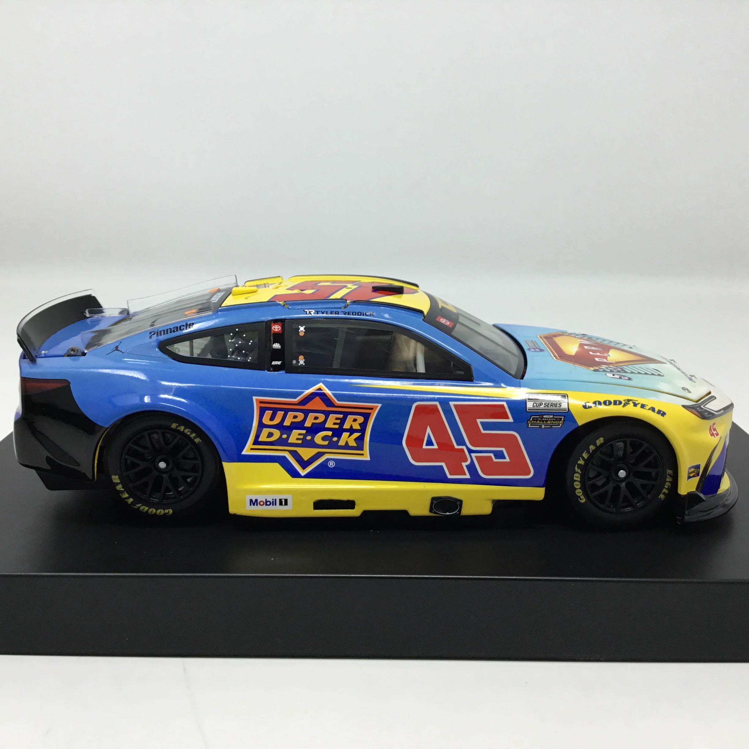 Tyler Reddick 2026 Upper Deck / Superman Elite 1:24 Diecast - Image 4