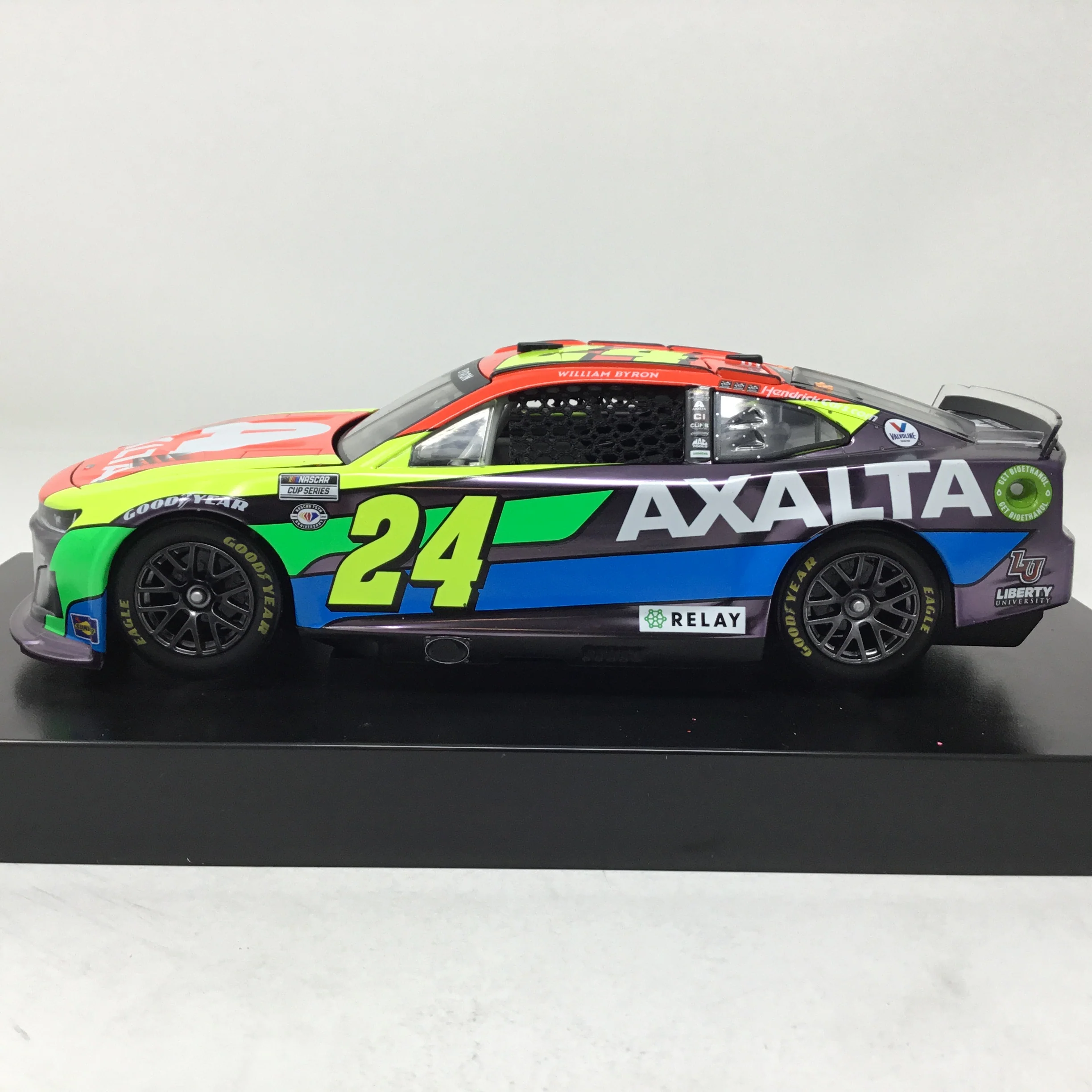 William Byron 2023 Axalta 1:24 Color Chrome Diecast - Image 2