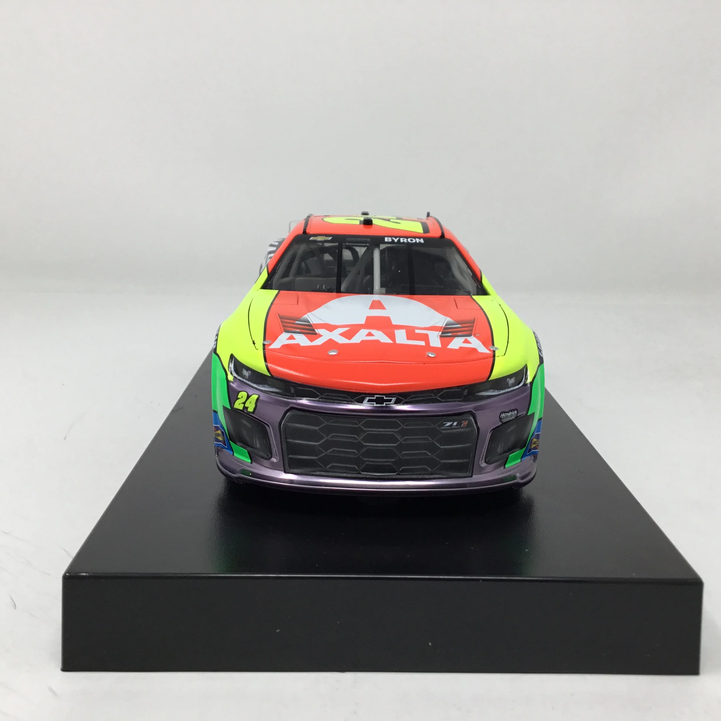 William Byron 2023 Axalta 1:24 Color Chrome Diecast - Image 3