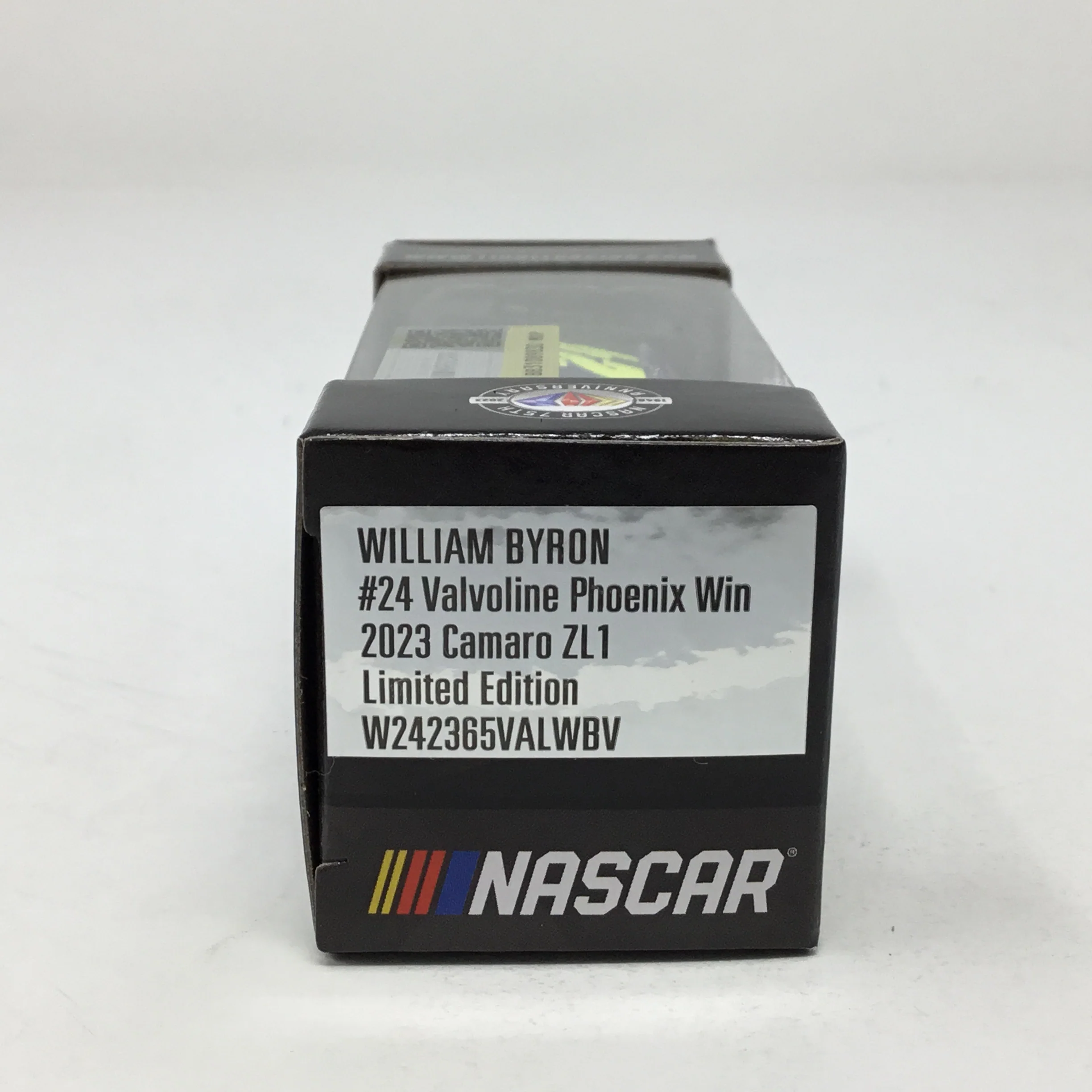 William Byron 2023 Valvoline Phoenix Race Win 1:64 Diecast - Image 3