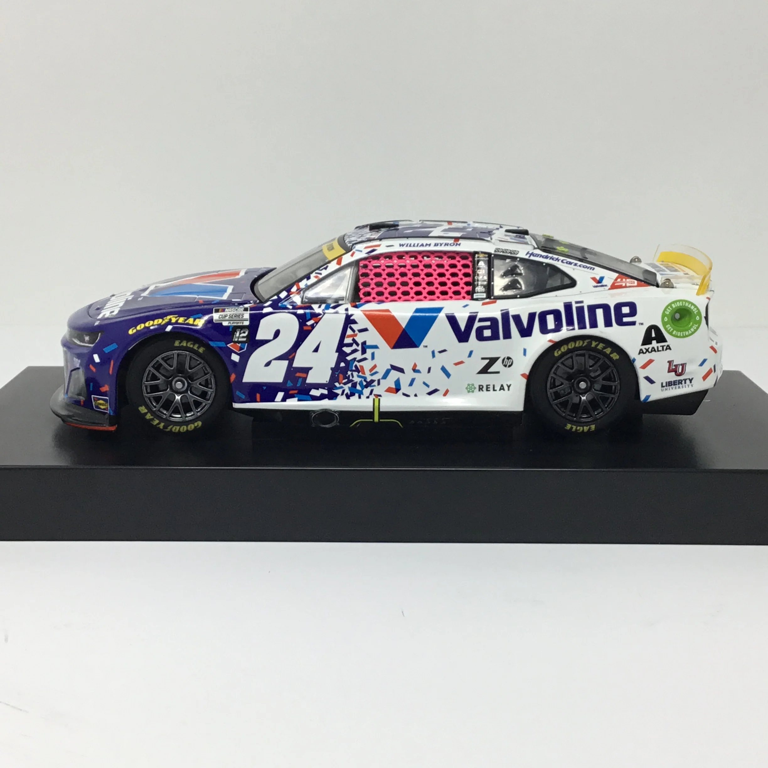 William Byron 2024 Valvoline Roval Special 1:24 Elite Diecast - Image 2