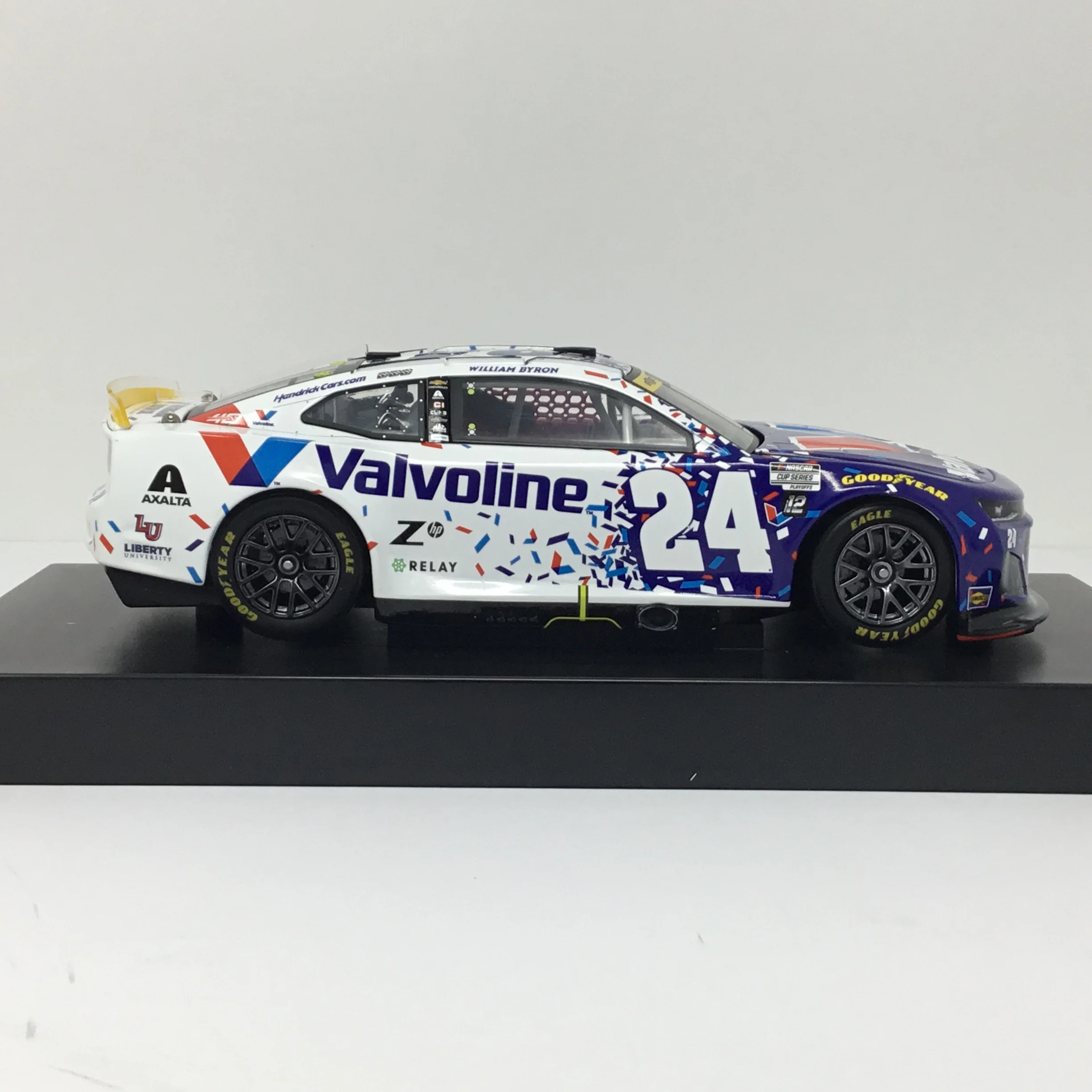 William Byron 2024 Valvoline Roval Special 1:24 Elite Diecast - Image 4