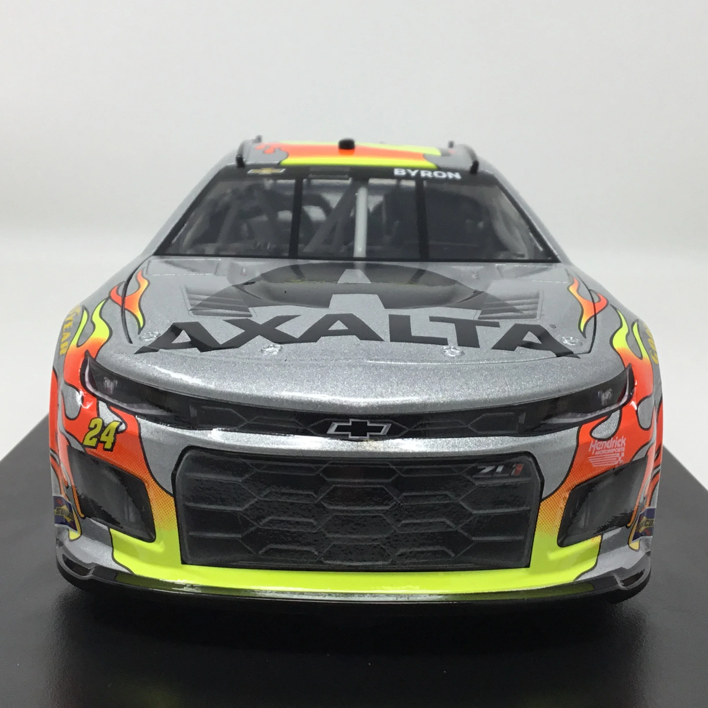 William Byron 2025 Axalta Throwback 1:24 Diecast - Image 3