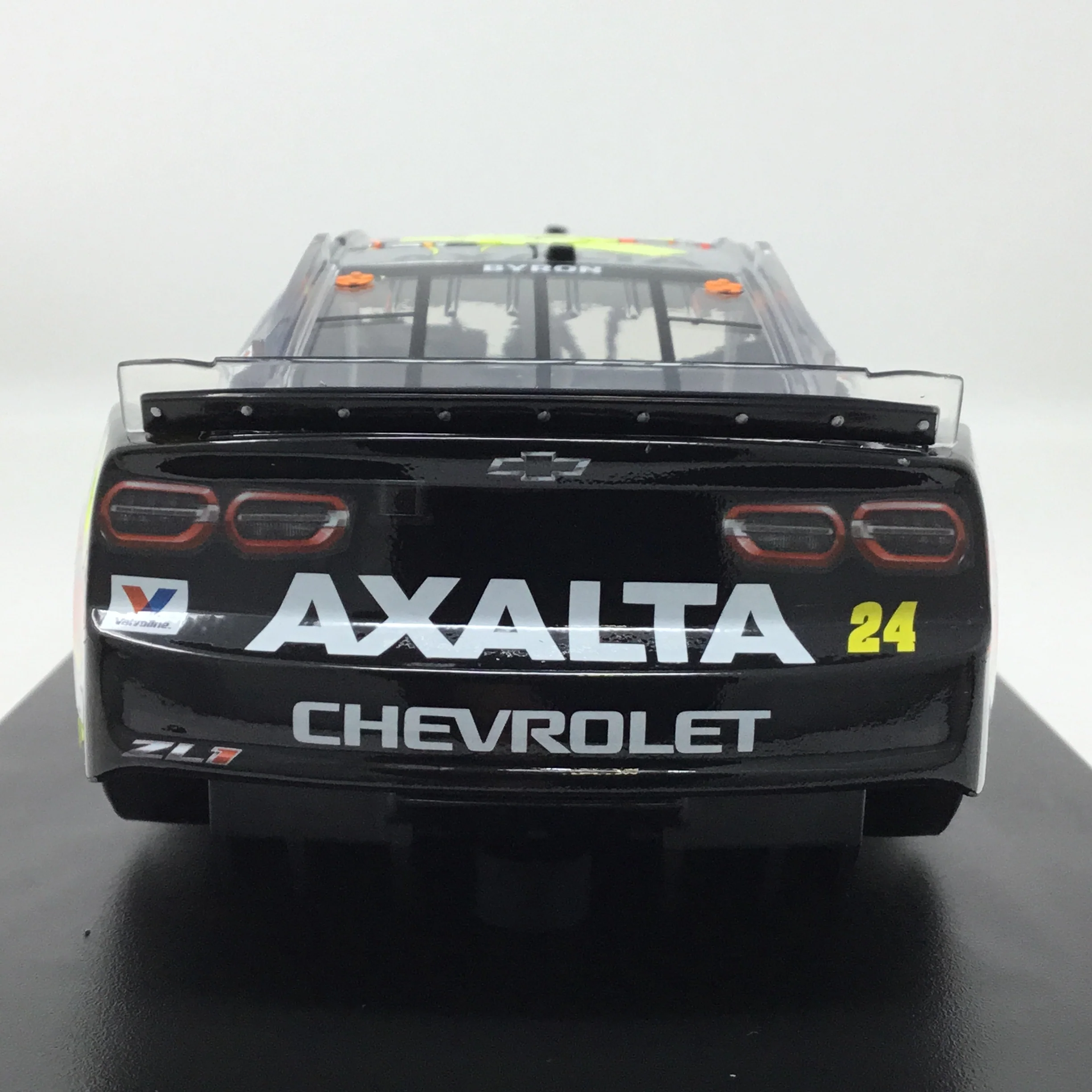 William Byron 2025 Axalta Throwback 1:24 Diecast - Image 5