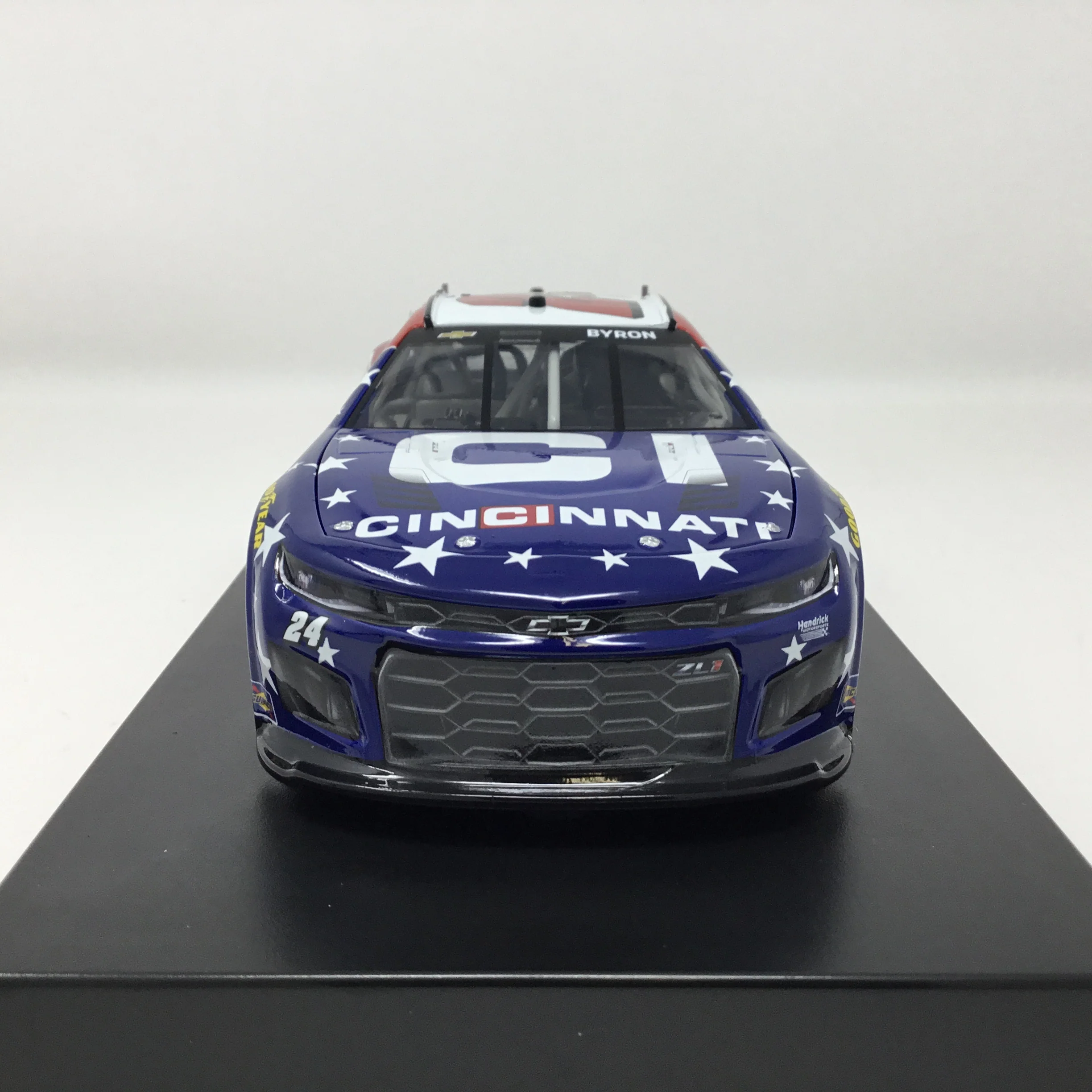 William Byron 2025 Cincinnati 1:24 Elite Diecast - Image 3