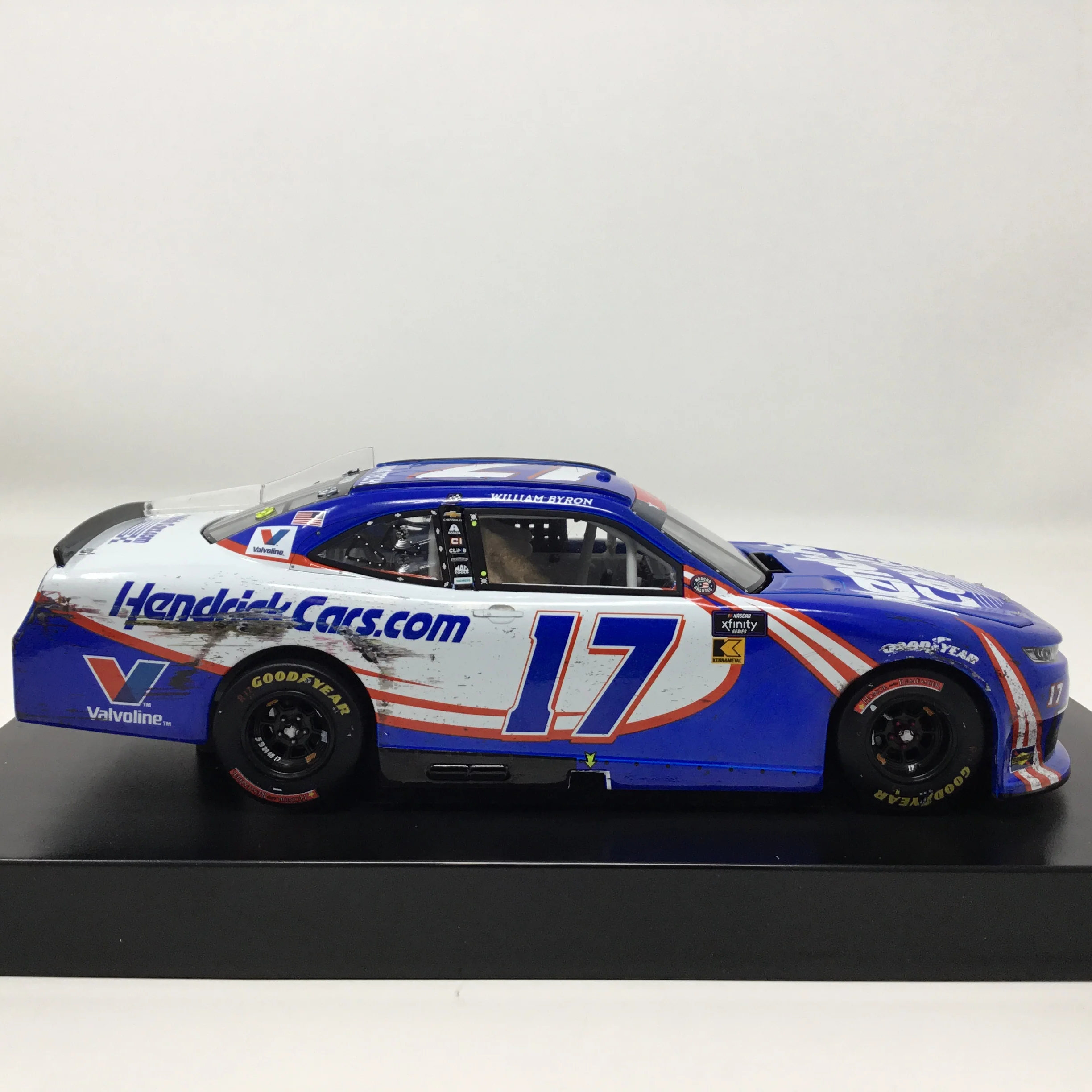 William Byron 2025 Hendrickcars.com Charlotte Race Win 1:24 Diecast - Image 3
