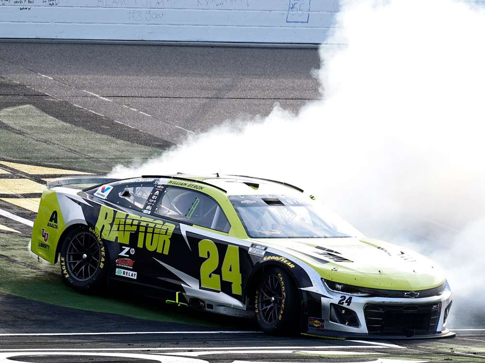 William Byron 2025 Raptor Iowa Race Win 1:64 Diecast - Image 4